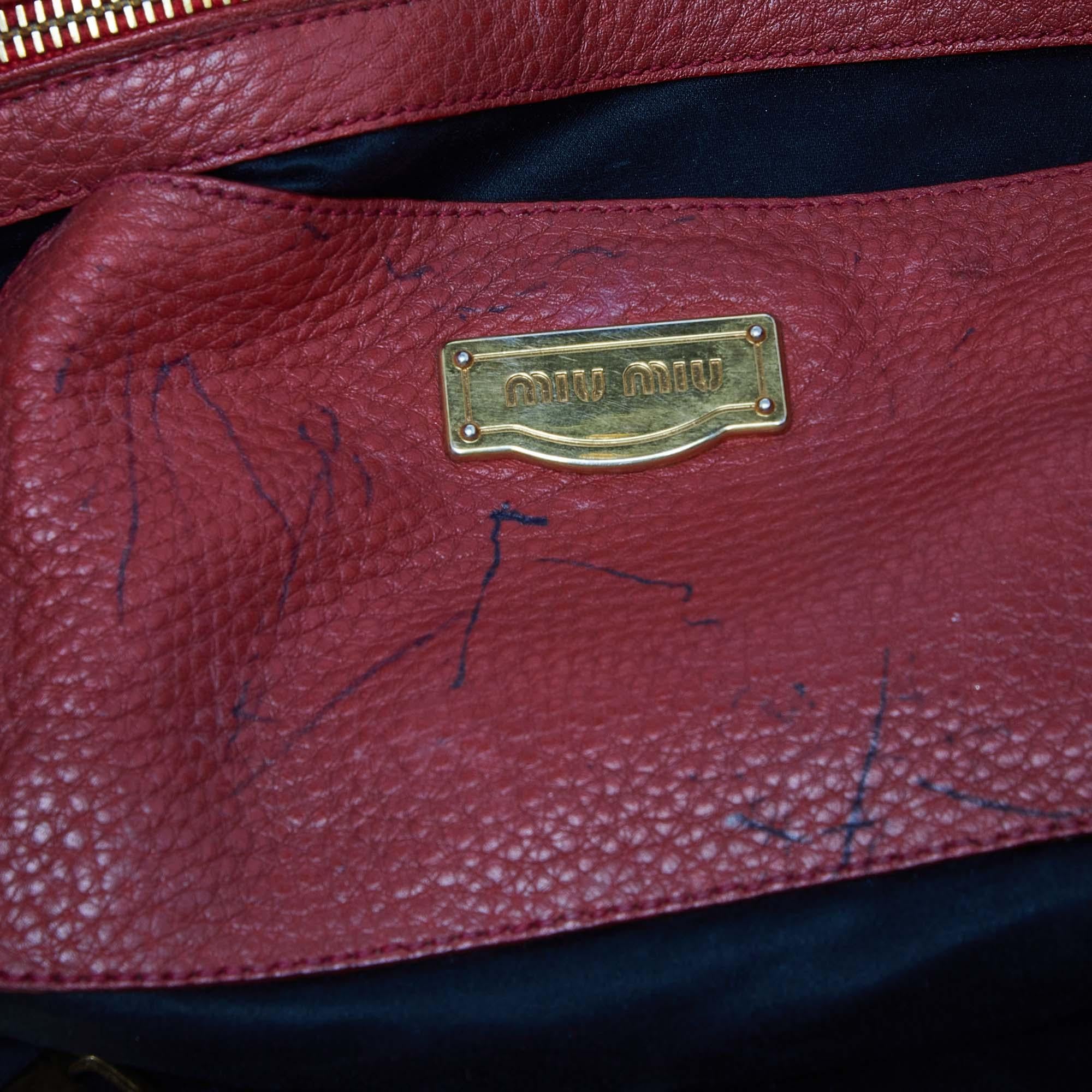 Miu Miu Red Leather Shopper Tote In Fair Condition For Sale In Dubai, Al Qouz 2