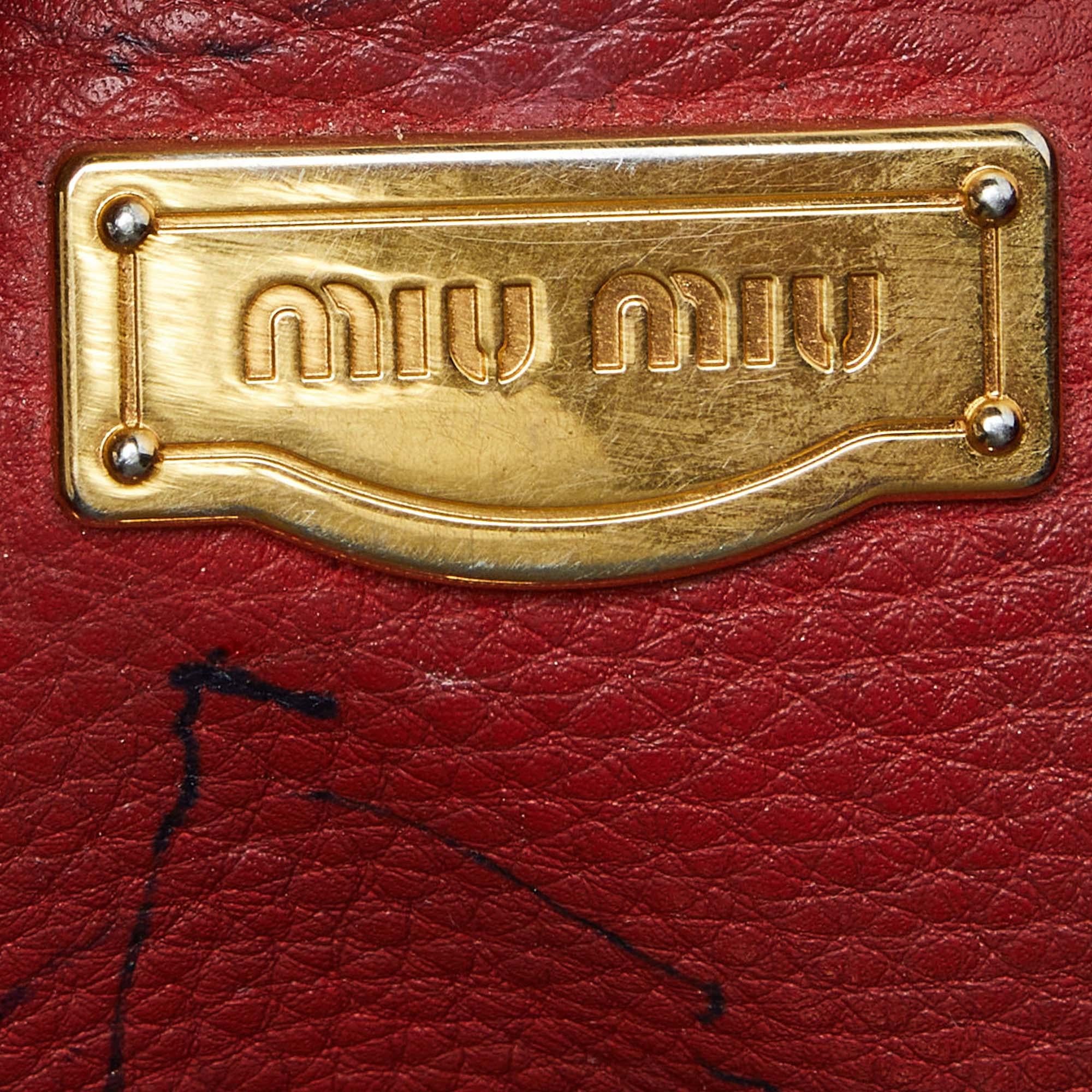 Women's Miu Miu Red Leather Shopper Tote For Sale