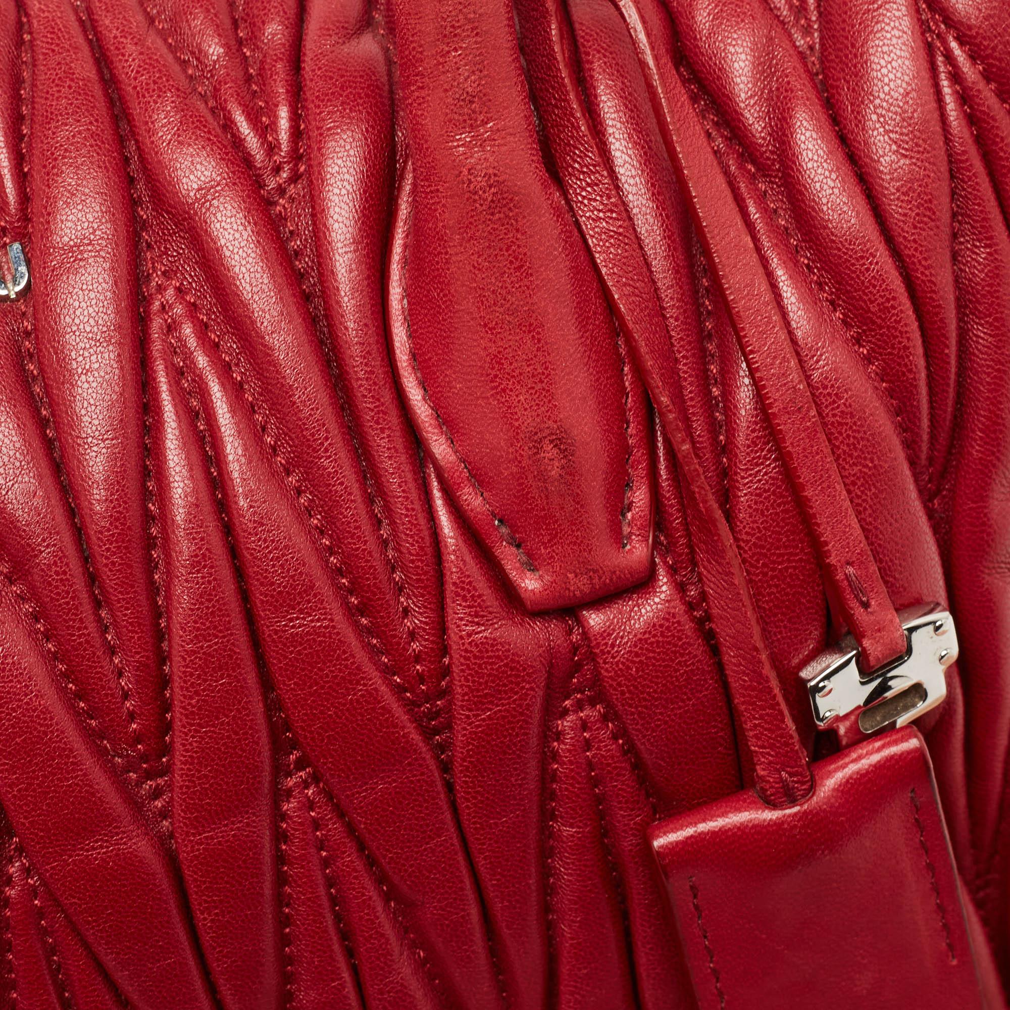 Miu Miu Red Matelasse Leather Top Zip Tote For Sale 15