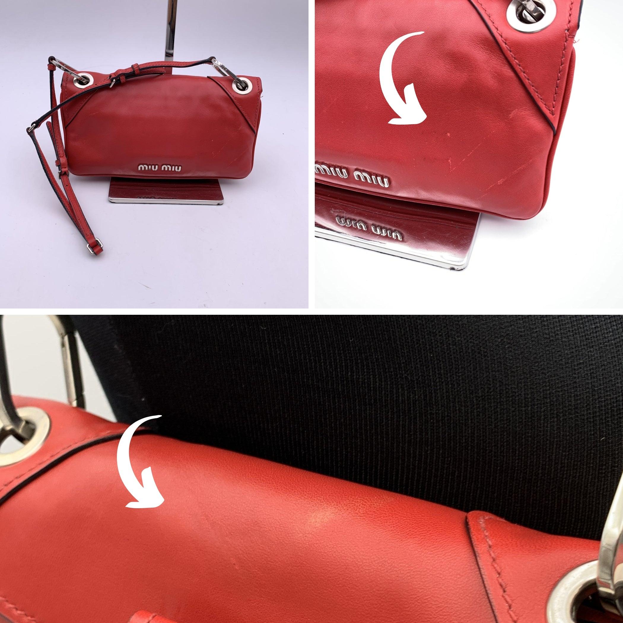 Miu Miu Red Nappa Leather Mini Flap Shoulder Bag RR1926 In Good Condition For Sale In Rome, Rome