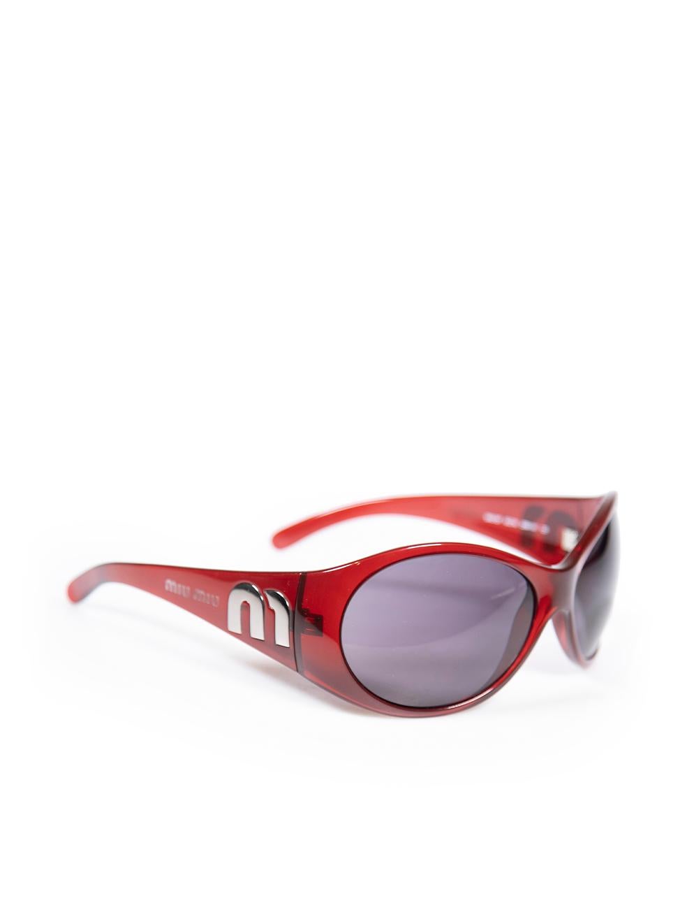 CONDITION is Very good. Hardly any visible wear to sunglasses is evident on this used Miu Miu designer resale item. This item comes with original case and lens cloth.
 
 
 
 Details
 
 
 Red
 
 Plastic
 
 Oversized round sunglasses
 
 Logo detail on