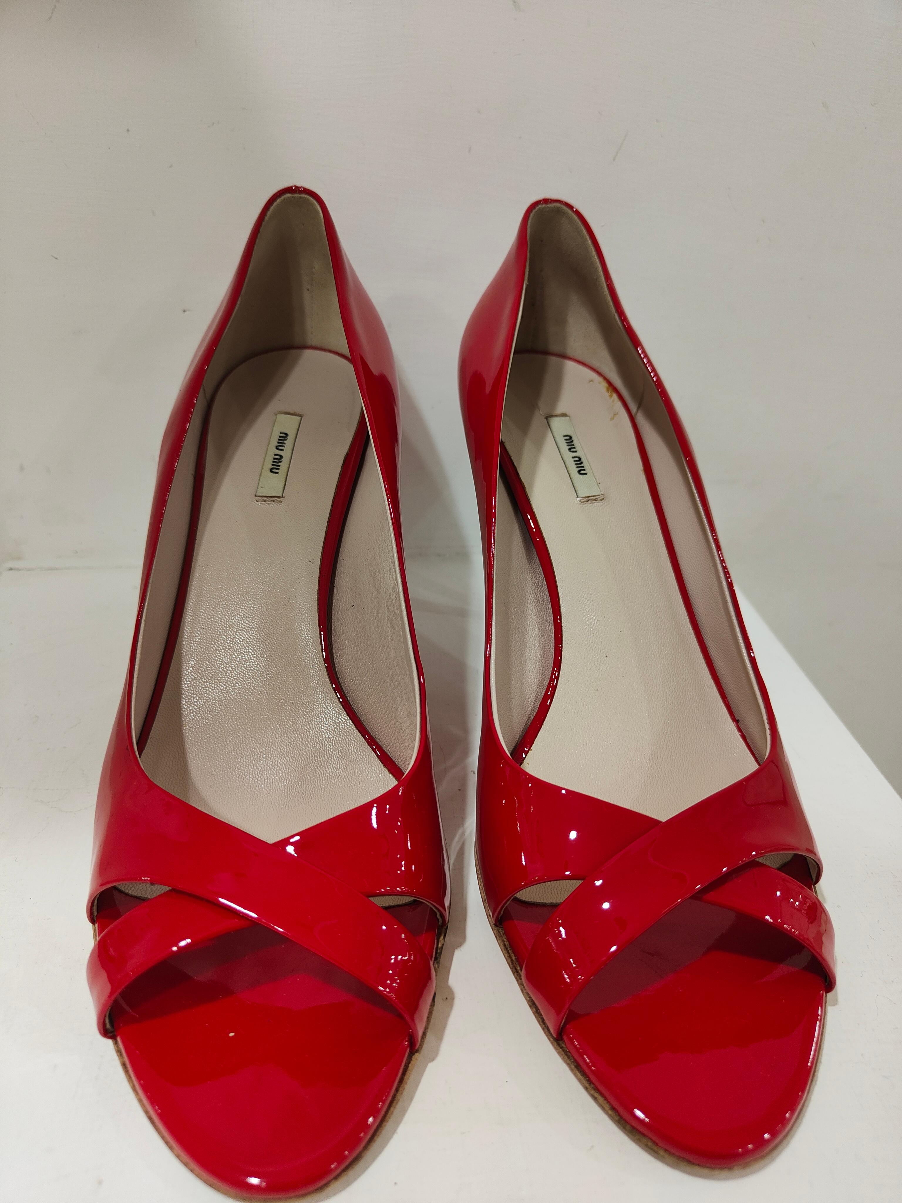 Miu Miu red patent leather decollete
size 38.5
heel 9 cm