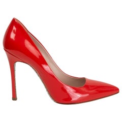 MIU MIU zapatos de charol rojo con punta puntiaguda 39