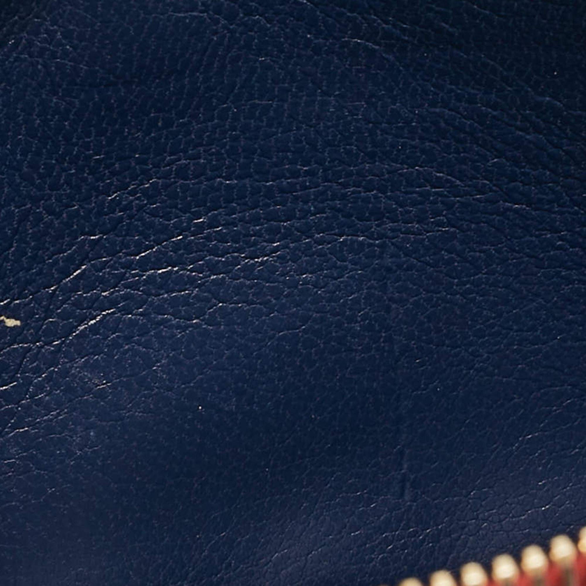 Portafoglio continentale con zip in vernice rossa Miu Miu in vendita 1