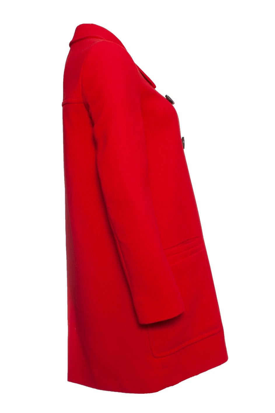 Miu Miu, Cappotto in lana rossa con 2 tasche in vita e spacco sul retro. L'articolo è stato indossato poco ed è in ottime condizioni.

- CONDIZIONE: ottime condizioni

- TAGLIA: IT42 - S

- MISURE: lunghezza 83 cm, larghezza 48 cm, vita 57 cm,