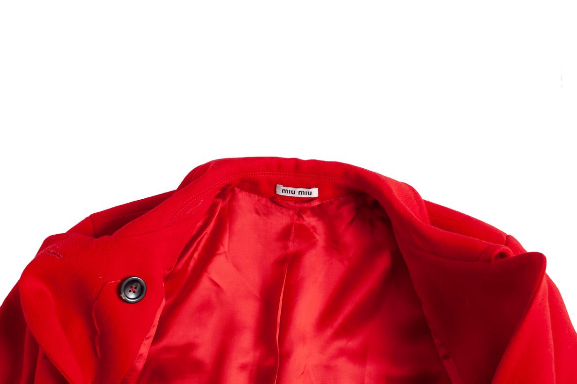 Donna Miu Miu, Cappotto in lana rosso in vendita