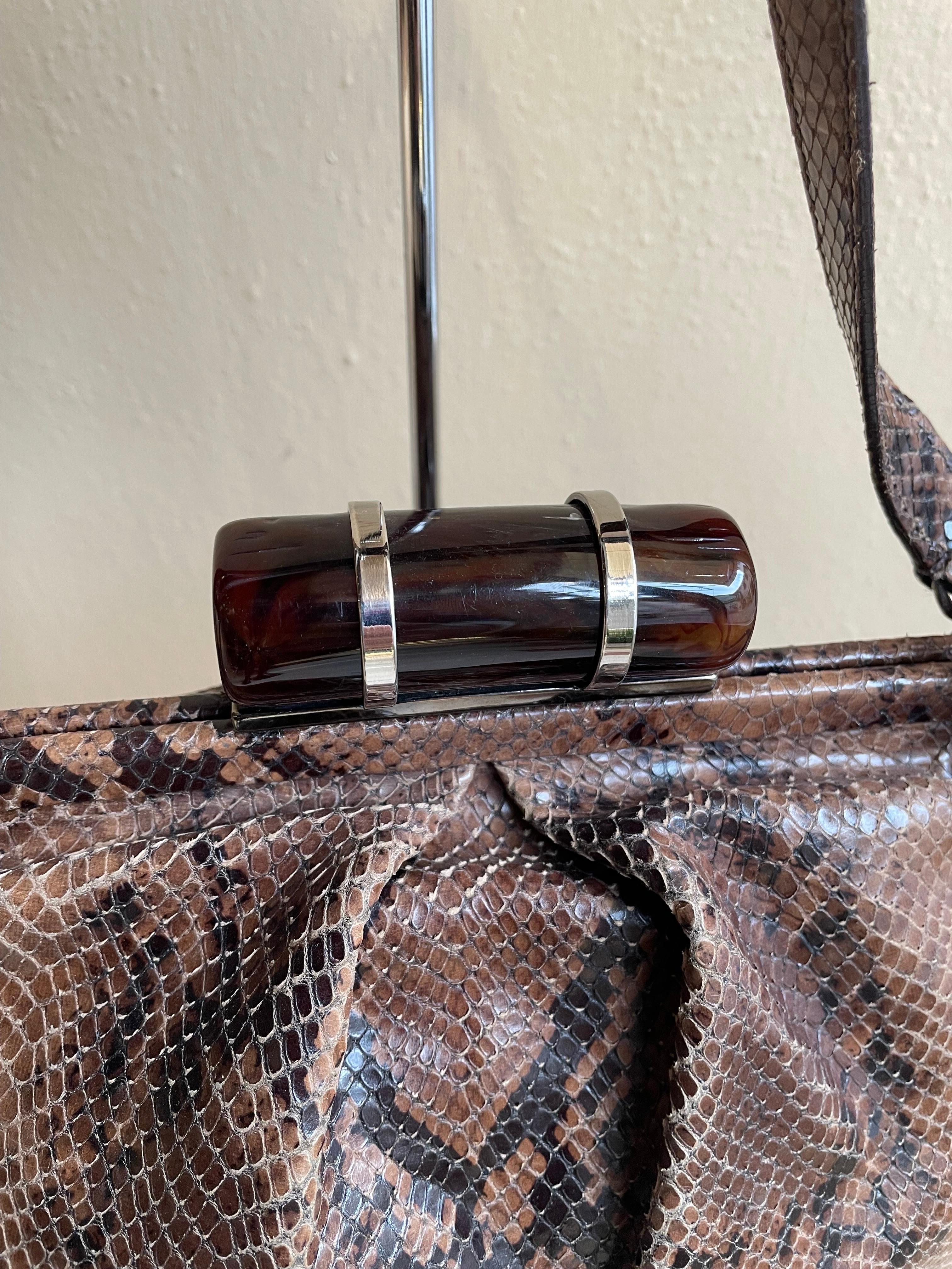 Sac en reptile Miu Miu. Bon état - En vente à Carnate, IT
