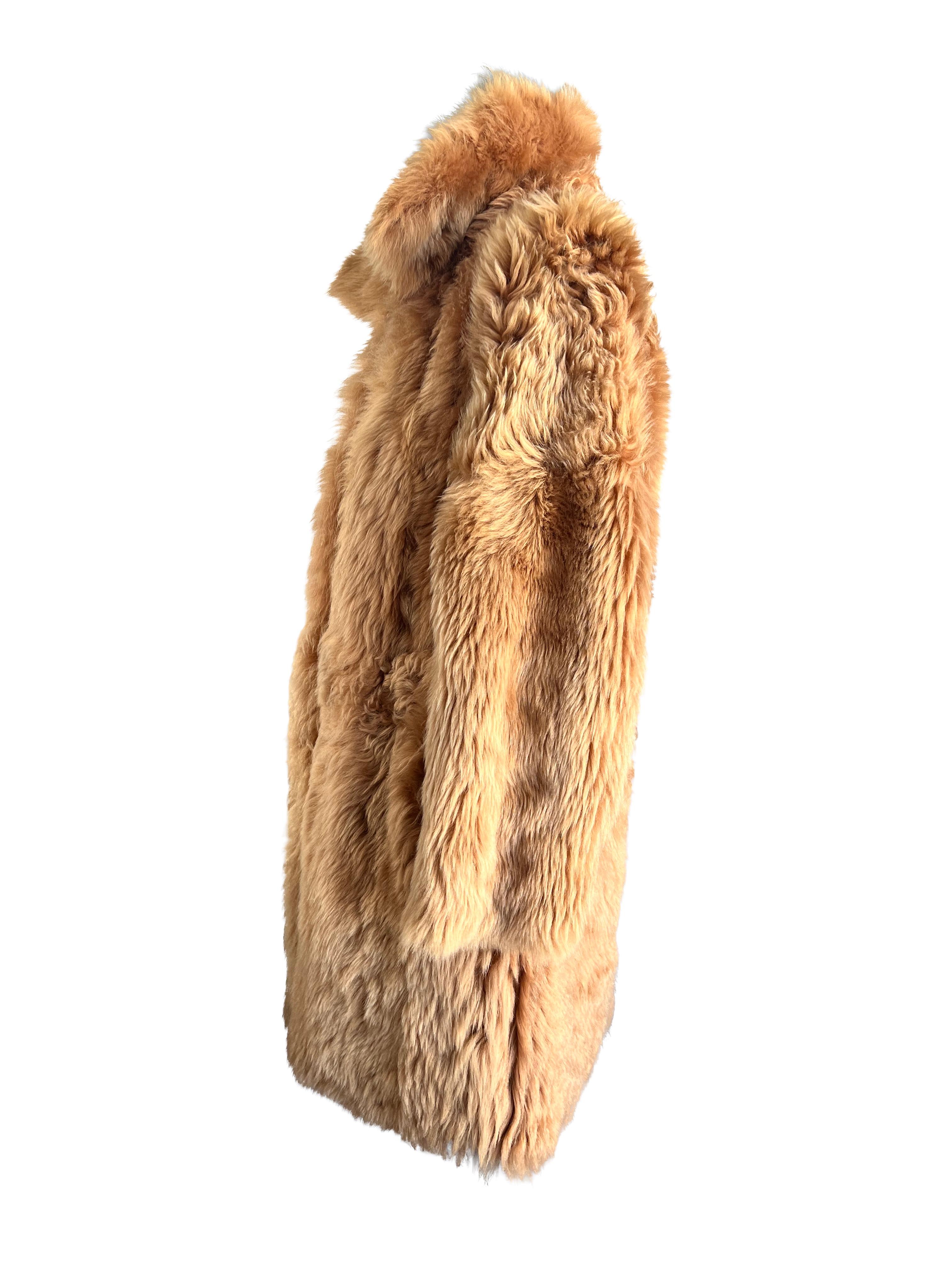 Miu Miu Beidseitig tragbarer Shearling-Mantel  im Zustand „Hervorragend“ im Angebot in Toronto, CA