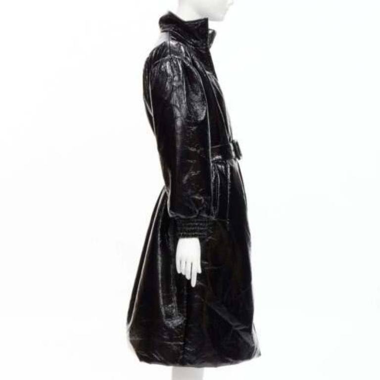 Donna MIU MIU Runway nero in vinile con collo alto e maniche a sbuffo, bomber con cintura IT36 S in vendita