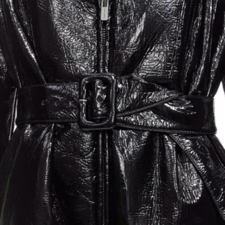 MIU MIU Runway nero in vinile con collo alto e maniche a sbuffo, bomber con cintura IT36 S in vendita 3