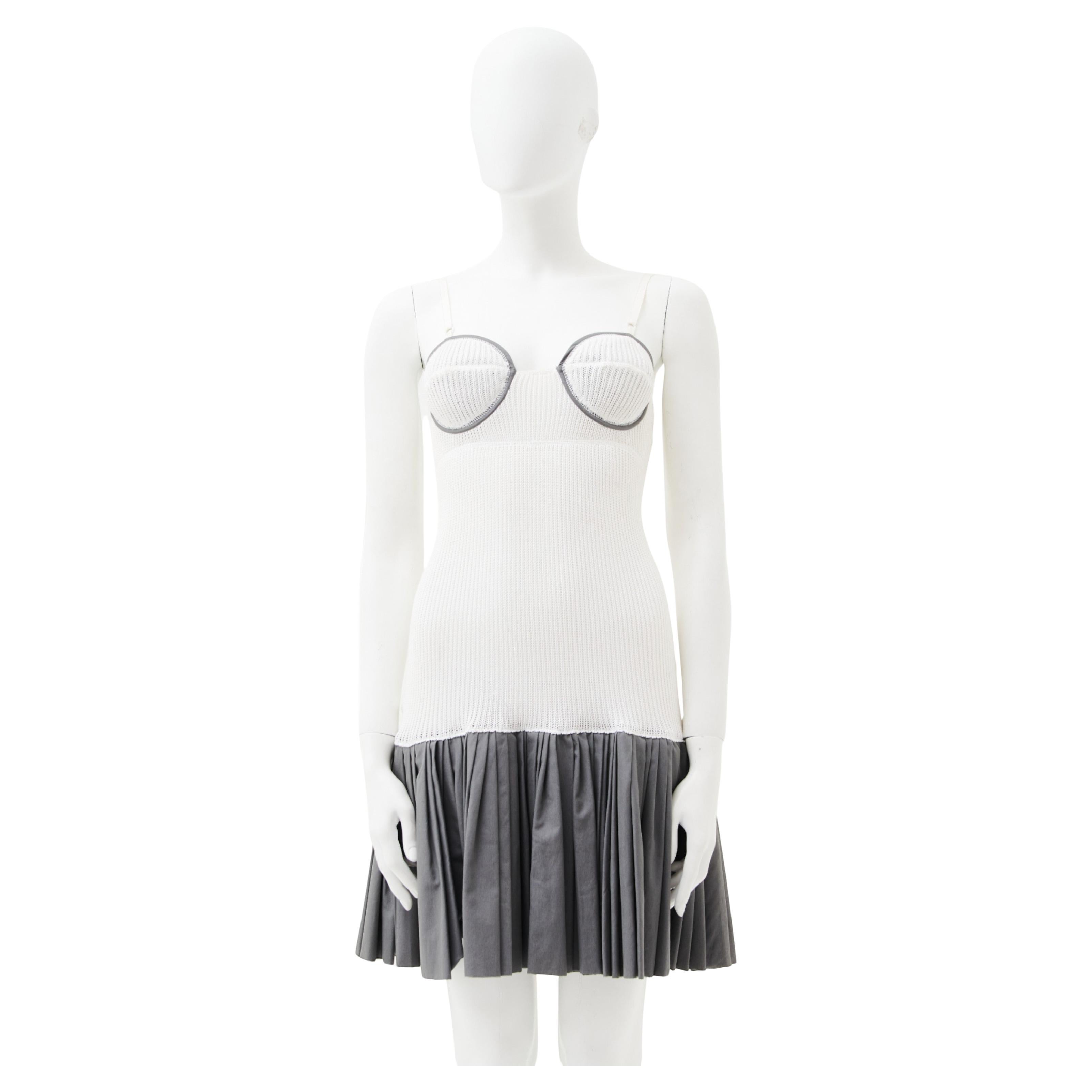 Miu Miu S/S 2003 Sleeveless White Mini Dress en venta