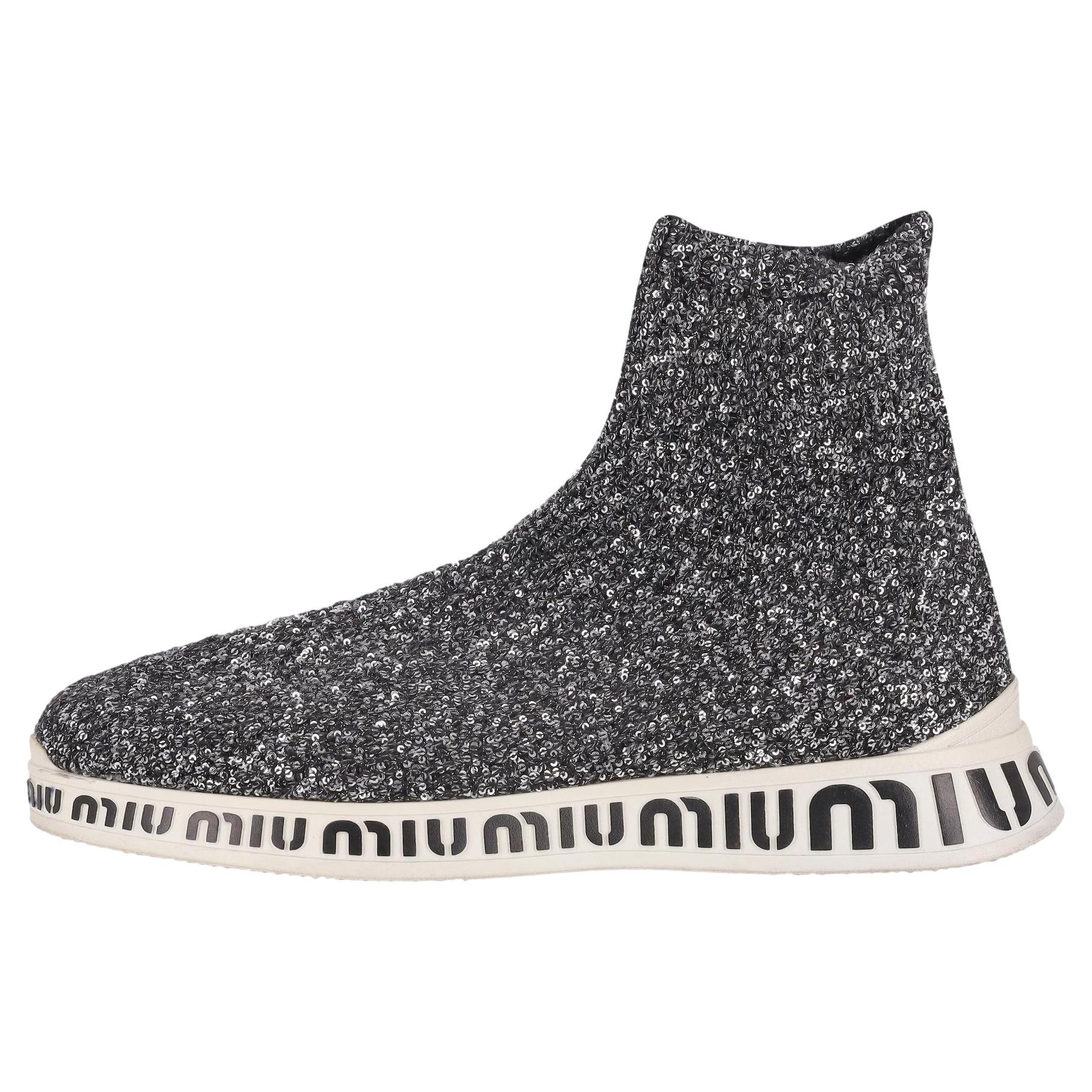 Miu Miu - Chaussettes à logo ornées de paillettes en vente