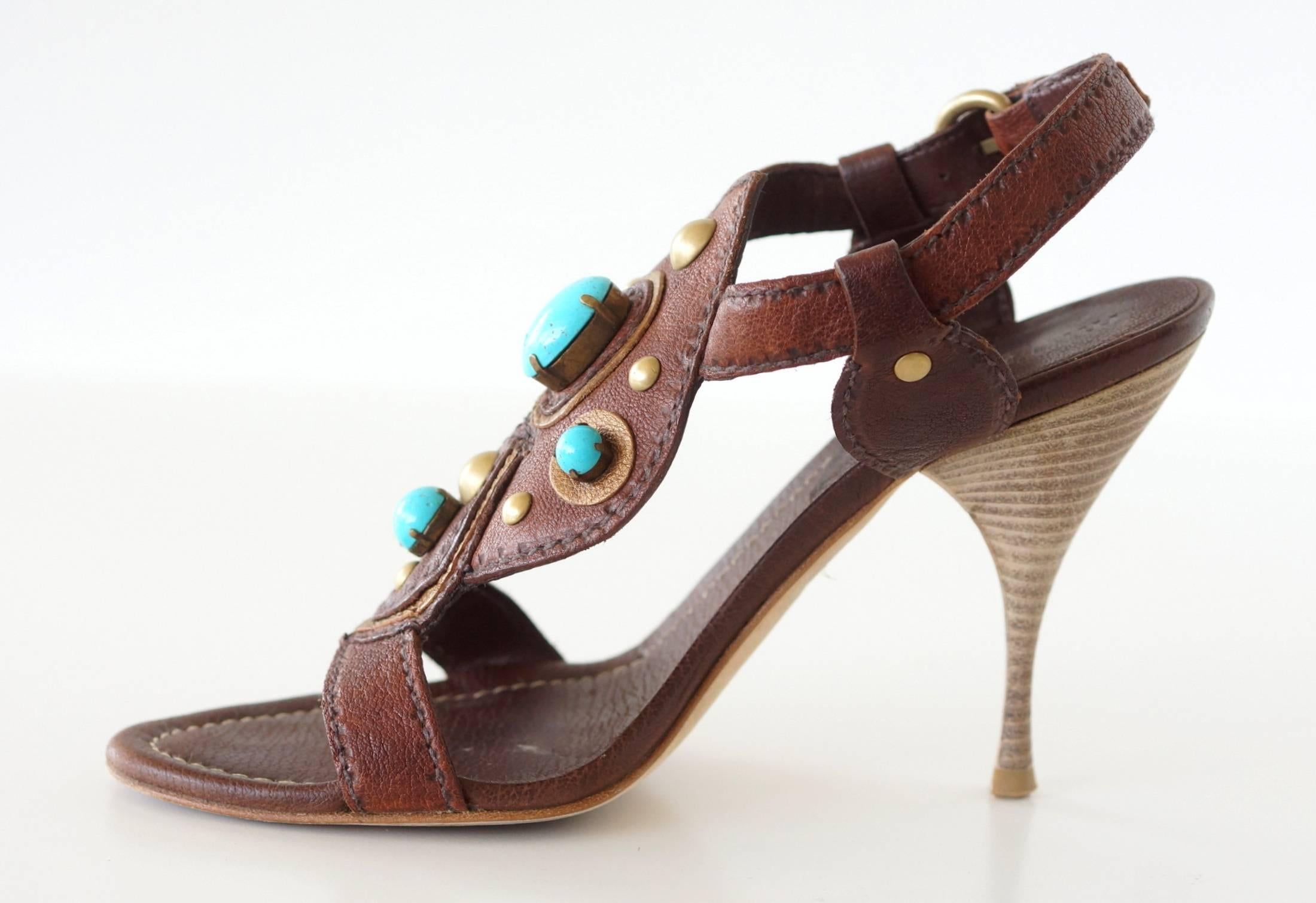 Miu Miu Miu Schuh High Heel Sandale mit kühnen türkisfarbenen Steinen 37 / 7   (Braun) im Angebot