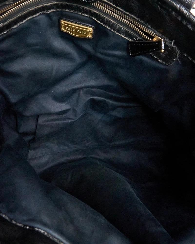 Miu Miu Shopper Groffata Medium Lucida Nero en vente 8