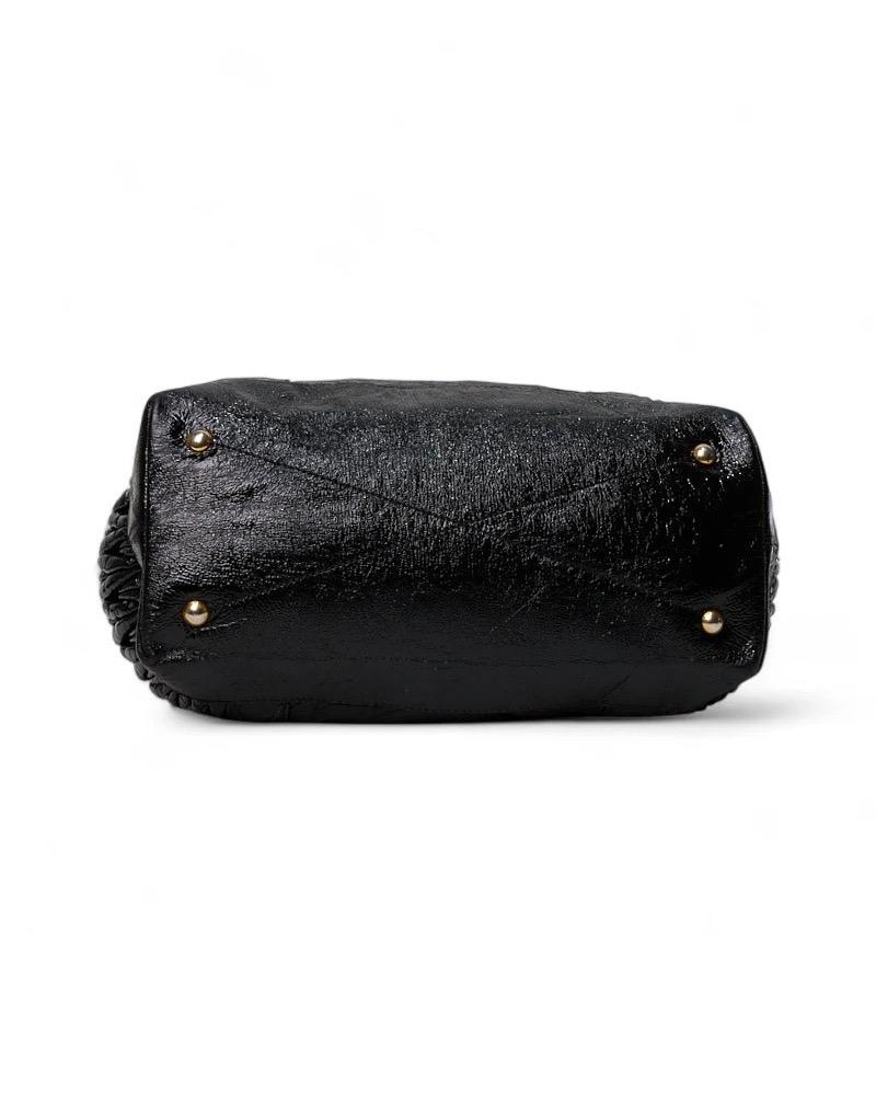 Miu Miu Shopper Groffata Medium Lucida Nero en vente 3