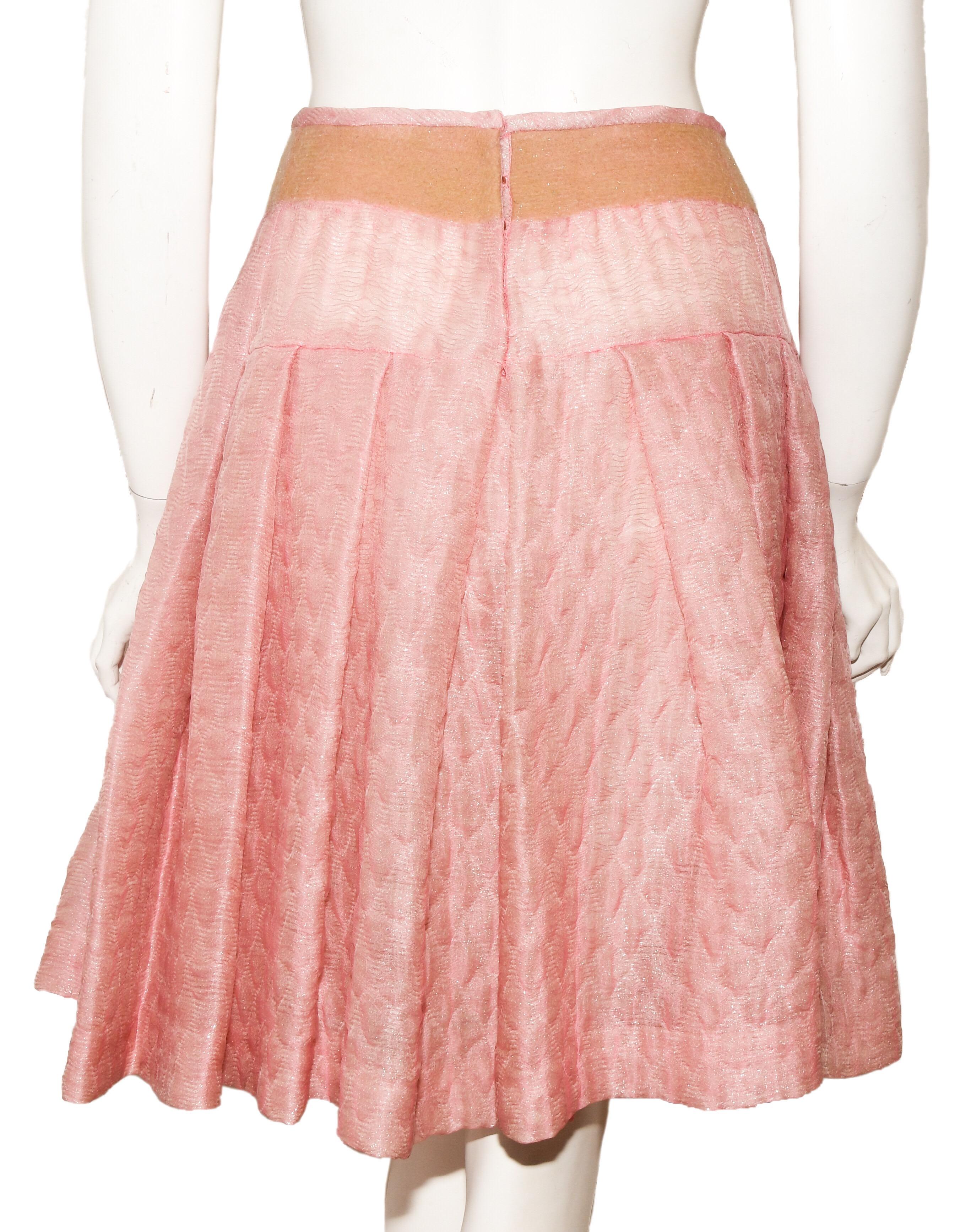 Miu Miu Silk Blend Pink Quilted Skirt Accentuated with Silver Tone Threads   In Good Condition For Sale In Palm Beach, FL