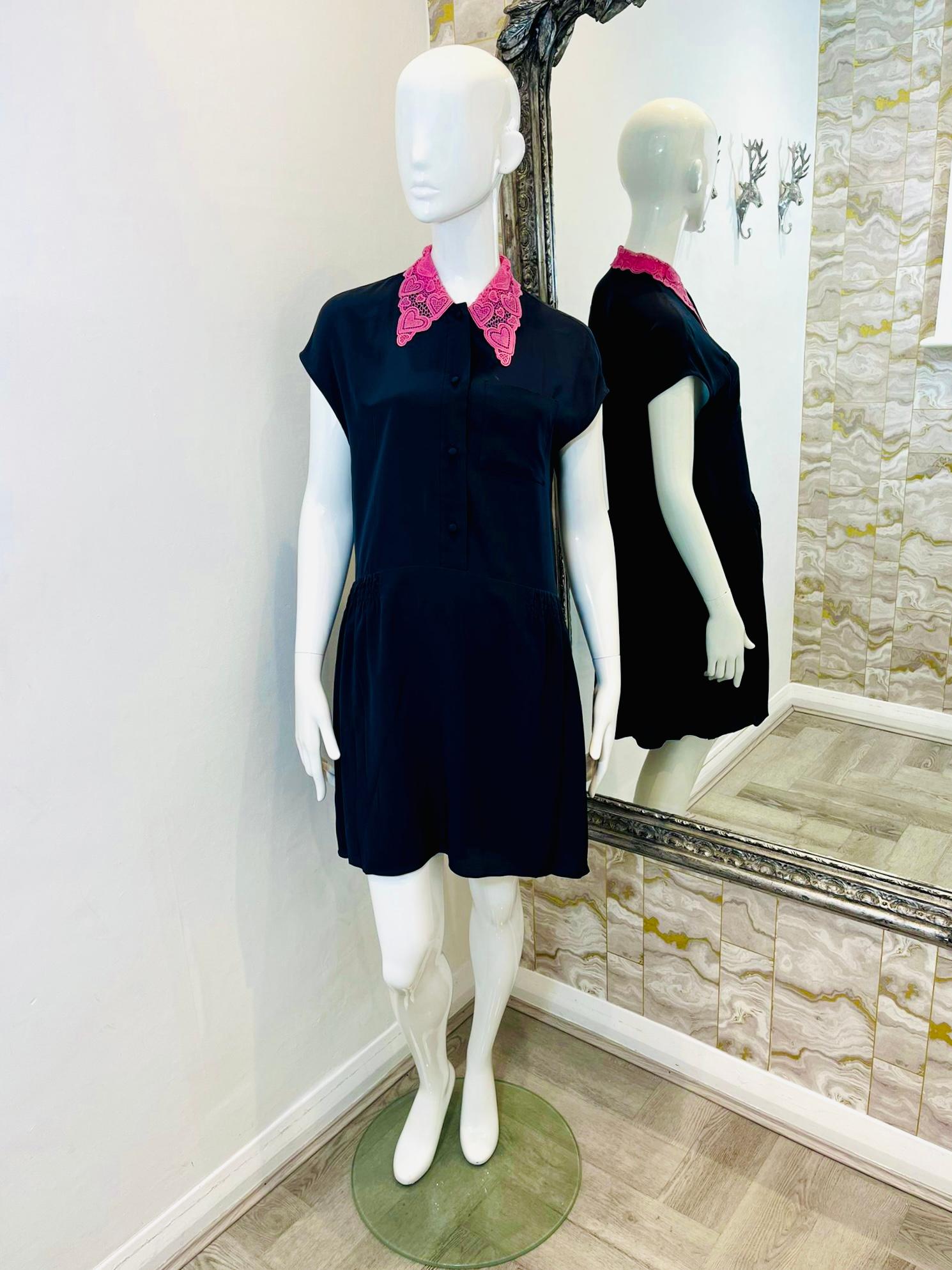 Miu Miu Mini Dress With' Love Heart' Lace Collar

Black mini, shift dress with bright pink lace collar that has love hearts.

Size - 42IT

Condition - Very Good

Composition - Silk