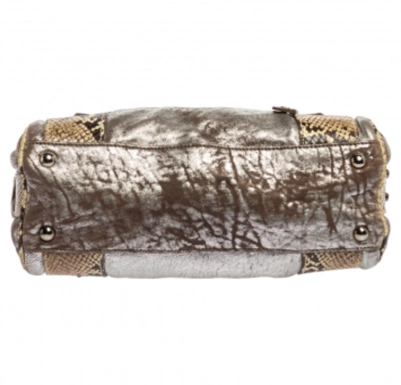 Miu Miu Silver/Cream Leather and Python Zip Satchel In Fair Condition For Sale In Dubai, Al Qouz 2
