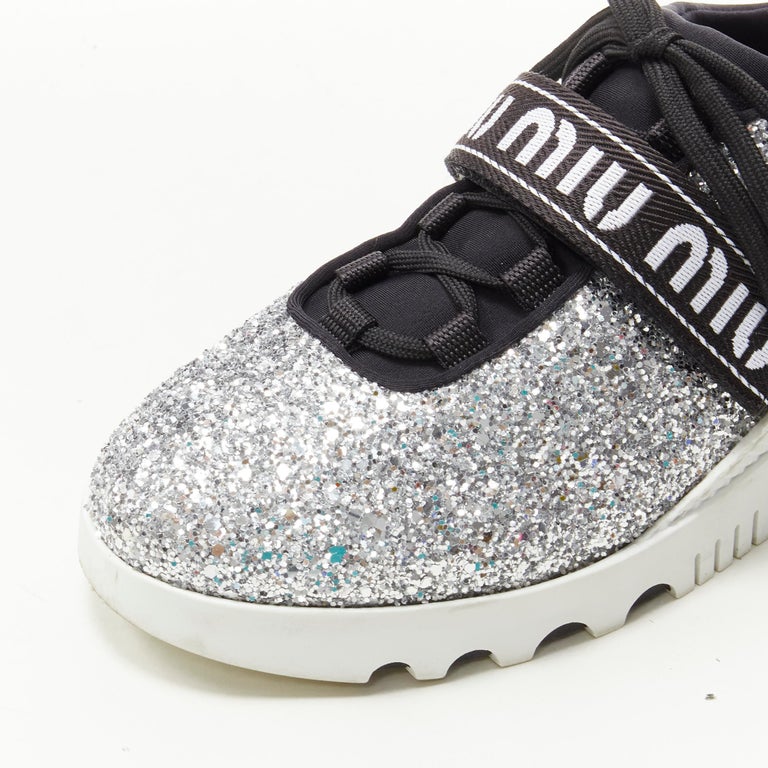 MIU MIU argento glitter logo strap low top runner sneaker EU36 in vendita  su 1stDibs