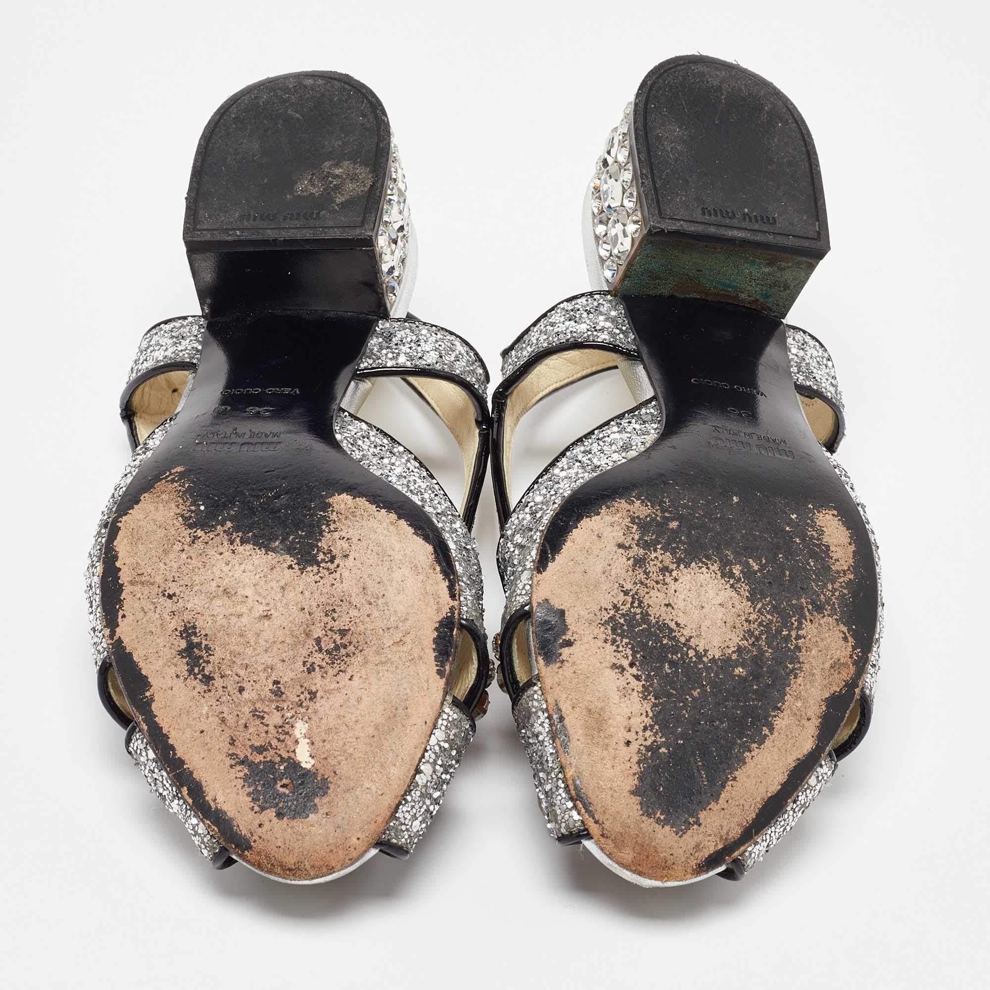 Miu Silber Glitter & Lackleder verschönert Knöchelriemen Sandalen Größe 36 2