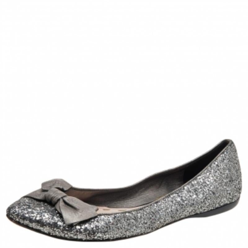 Argento Miu Miu Ballerine in pelle e glitter argento misura 38 in vendita