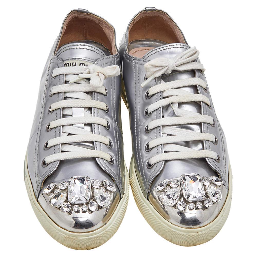 Miu Miu Silver Patent Leather Crystal Embellished Low Top Sneakers Size 40 In Fair Condition In Dubai, Al Qouz 2