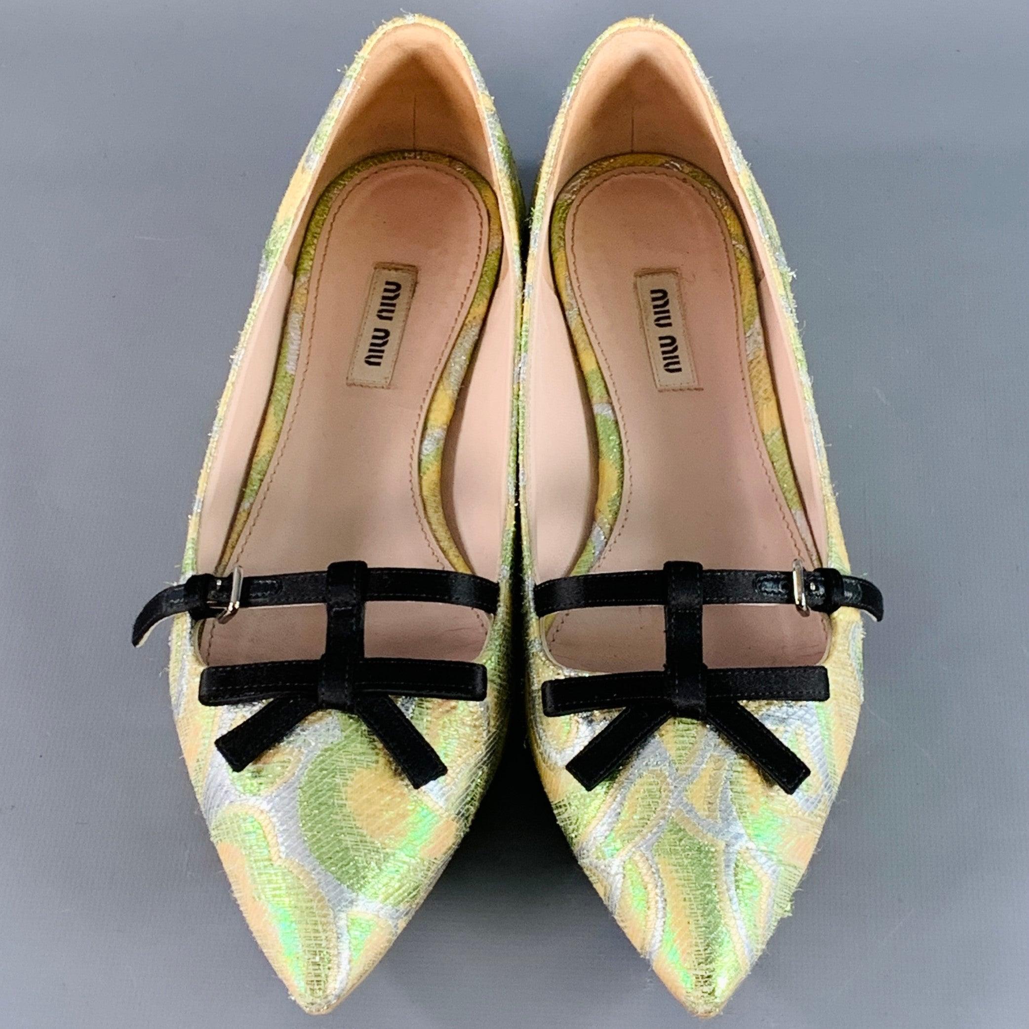 MIU MIU Taglia 8.5 Greene & Greene Silver Paisley Textured Pointed Toe Bow Flats In condizioni buone in vendita a San Francisco, CA