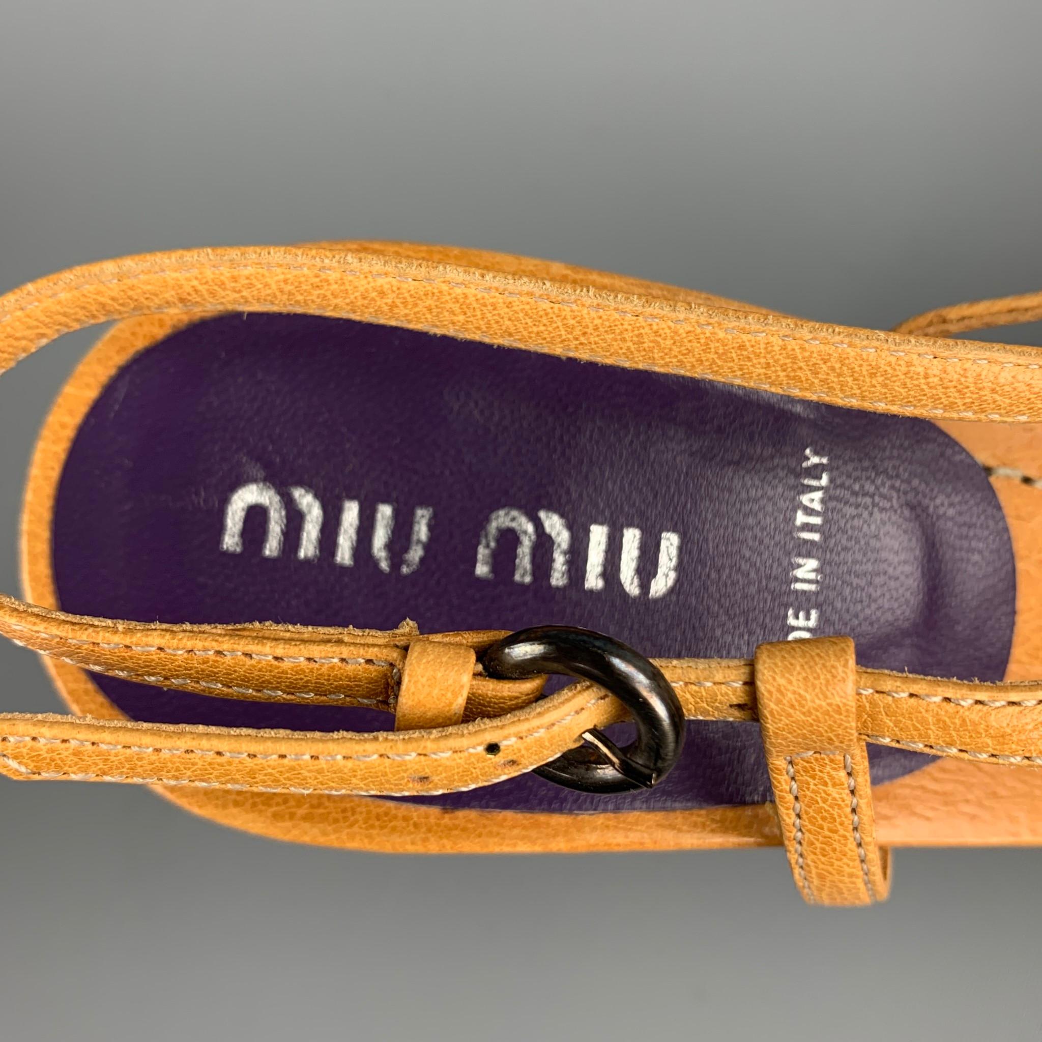 MIU MIU Sandali in pelle con fiori applicati color senape misura 8,5 1