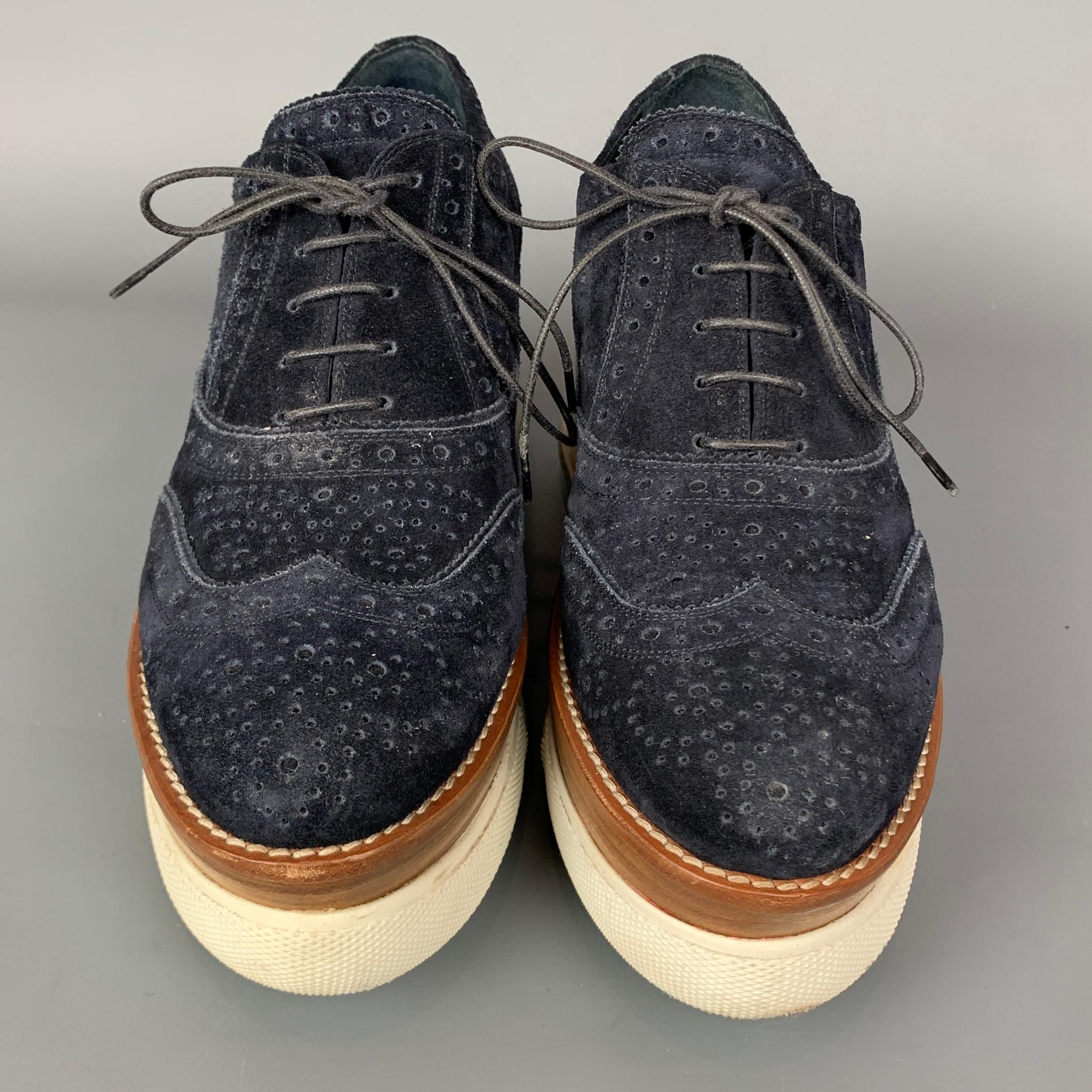 Zapatos de cordones con cuña Oxford de ante marrón y azul marino MIU MIU talla 8.5 en Bueno Estado en San Francisco, CA