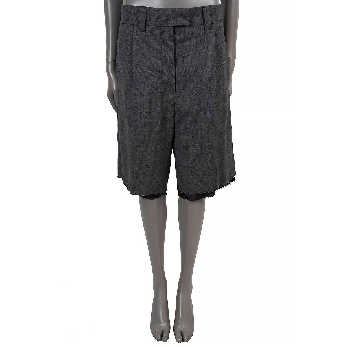 MIU MIU Slate grey wool 2022 BEMUDA Shorts Pants 40 S In Excellent Condition For Sale In Zürich, CH