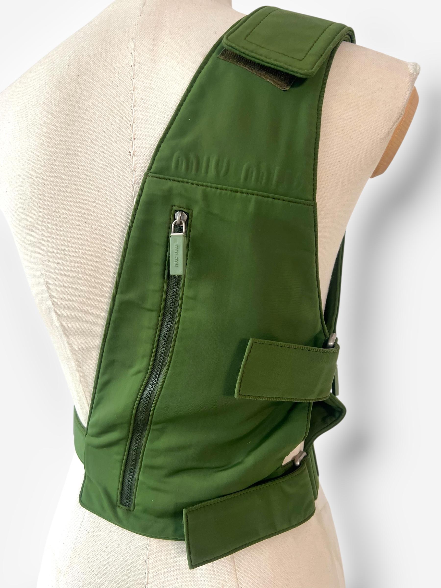 Miu Miu Spring/Summer 1999 Green Chest Rig Bag – Military Green For Sale 2