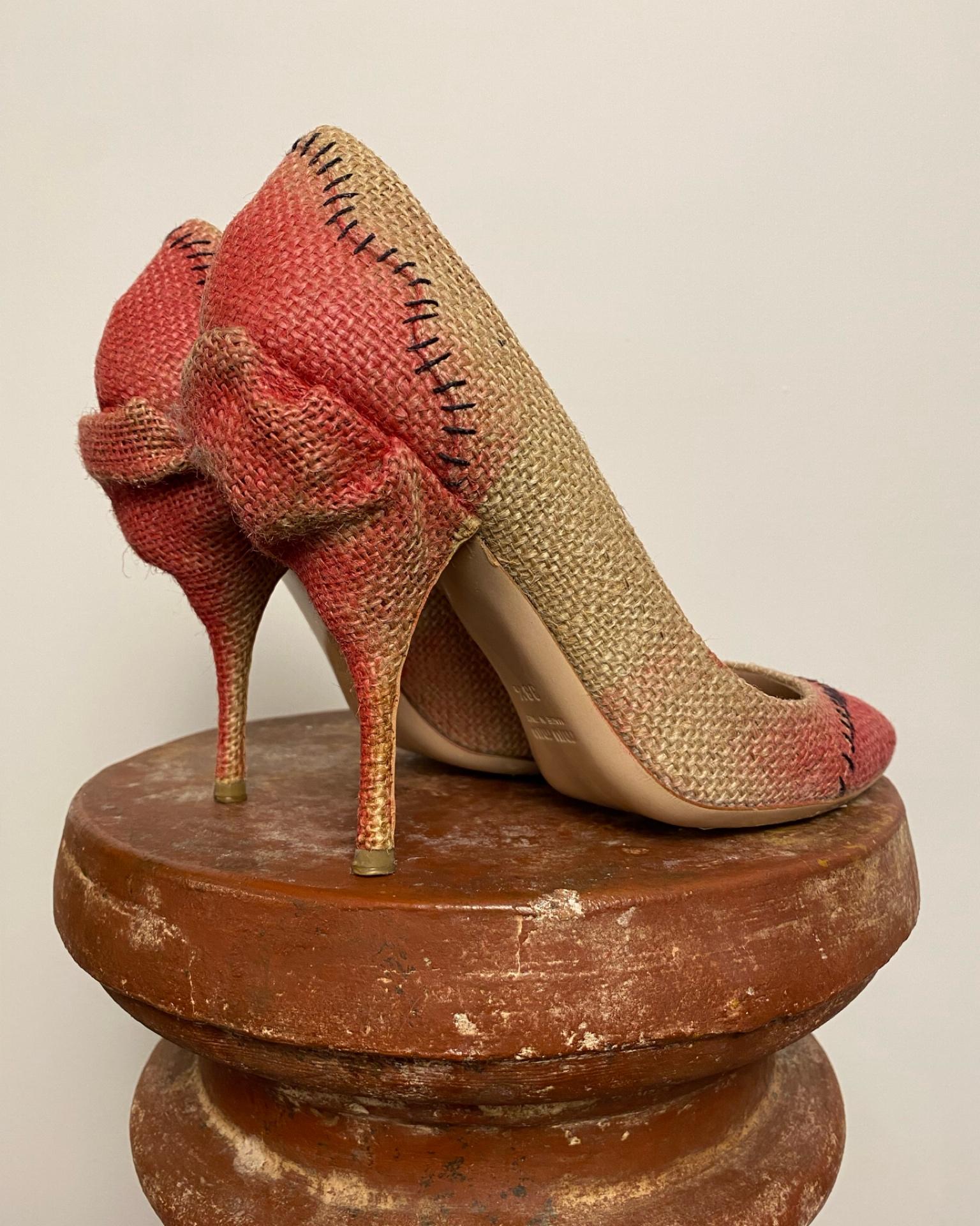 MIU MIU Gesteppte Raffia Pumps SS2009 (Braun) im Angebot