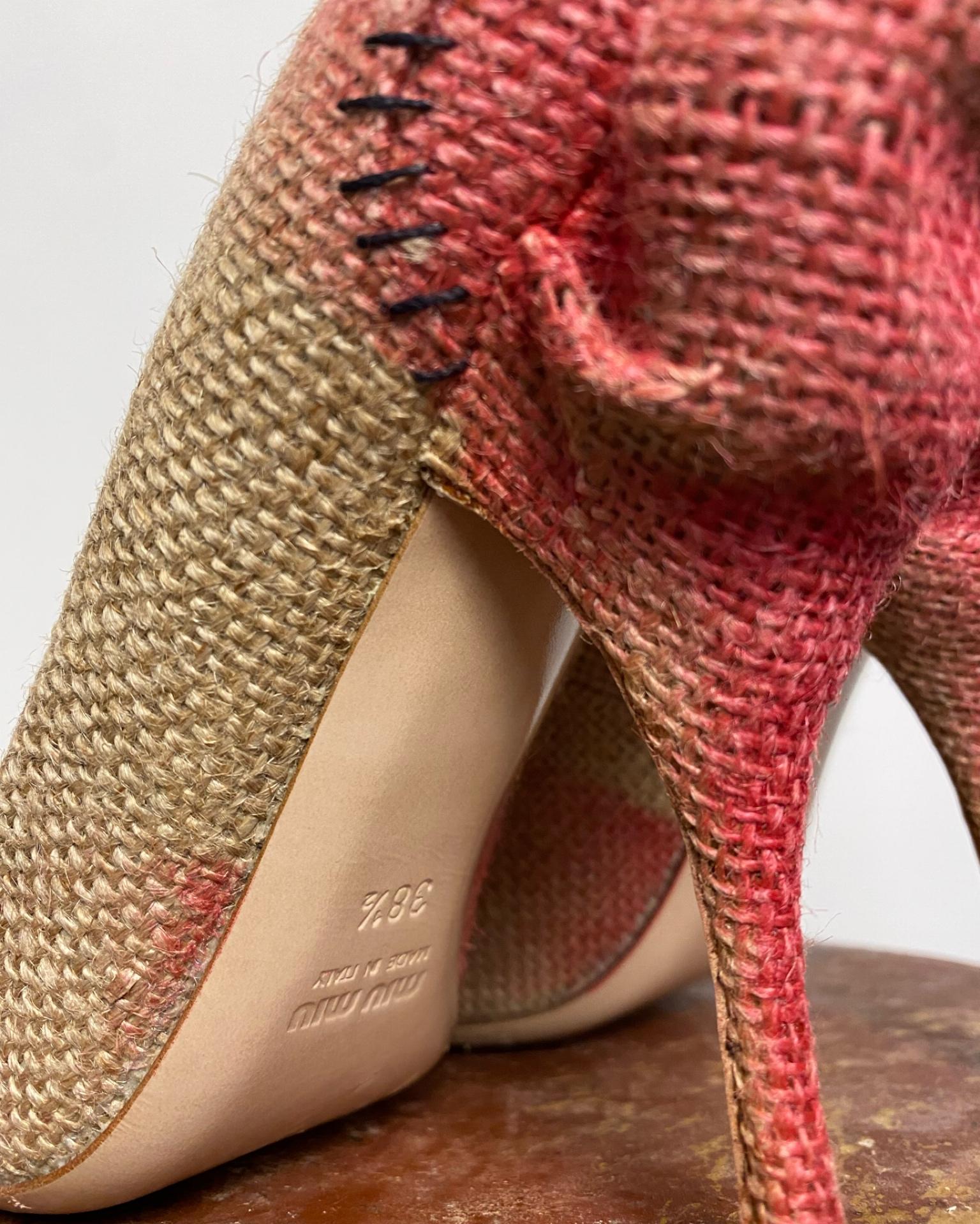 MIU MIU Gesteppte Raffia Pumps SS2009 im Zustand „Gut“ im Angebot in Genève, CH