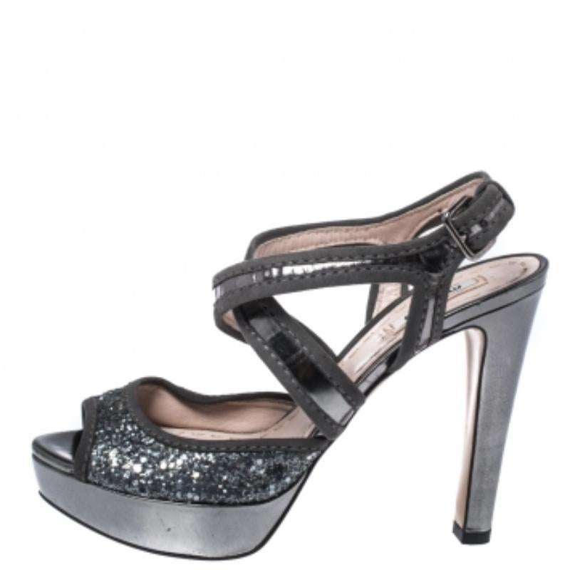 Miu Miu Suede Leather Trim Cross Strap Peep Toe Platform Sandals Size 37.5 In Fair Condition For Sale In Dubai, Al Qouz 2