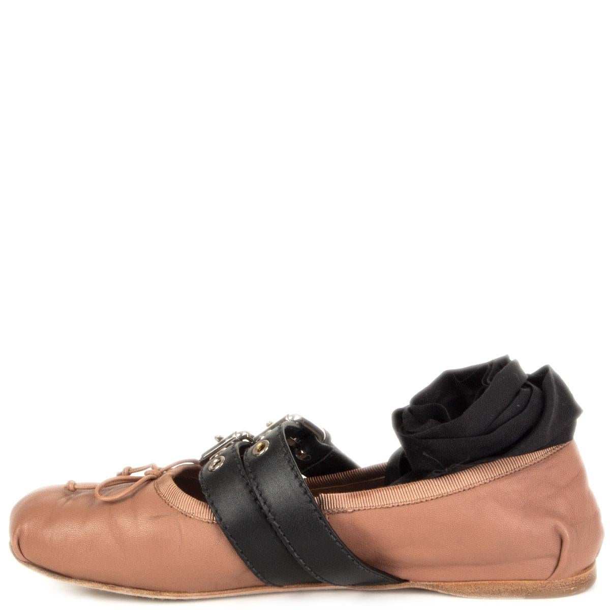 MIU MIU MIU flache BUCKLE Ballettschuhe aus hellbraunem Leder 38,5 (Braun)