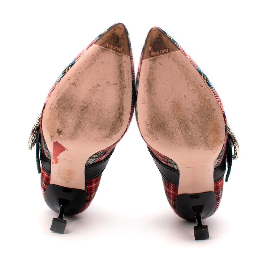 Miu Miu Miu Tartan Pumps mit spitzer Zehe und Kitten-Heel im Angebot 3