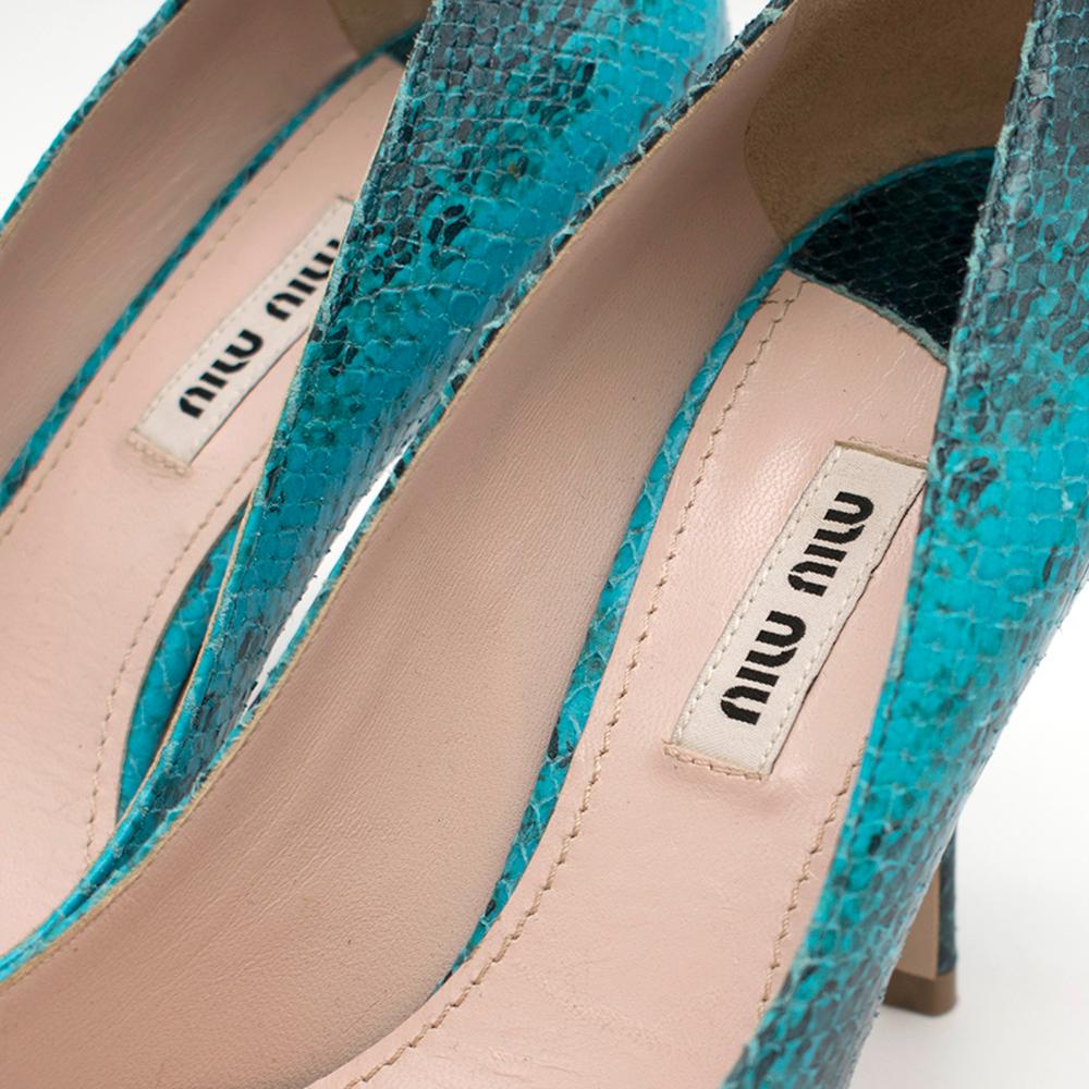 Women's Miu Miu Teal Python-effect leather pumps - Size EU 37 For Sale