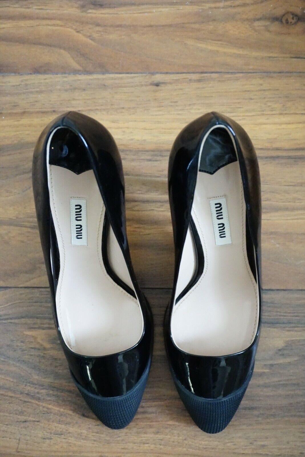 Miu Miu Vernice Cuir verni Talons pointus Semelles caoutchouc Noir 37.5 BNWT en vente 2