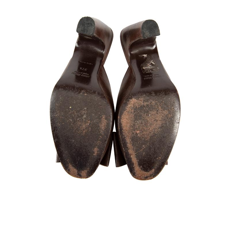 Women's Miu Miu Vintage Brown Leather Bow Sandals Size IT 37.5 For Sale