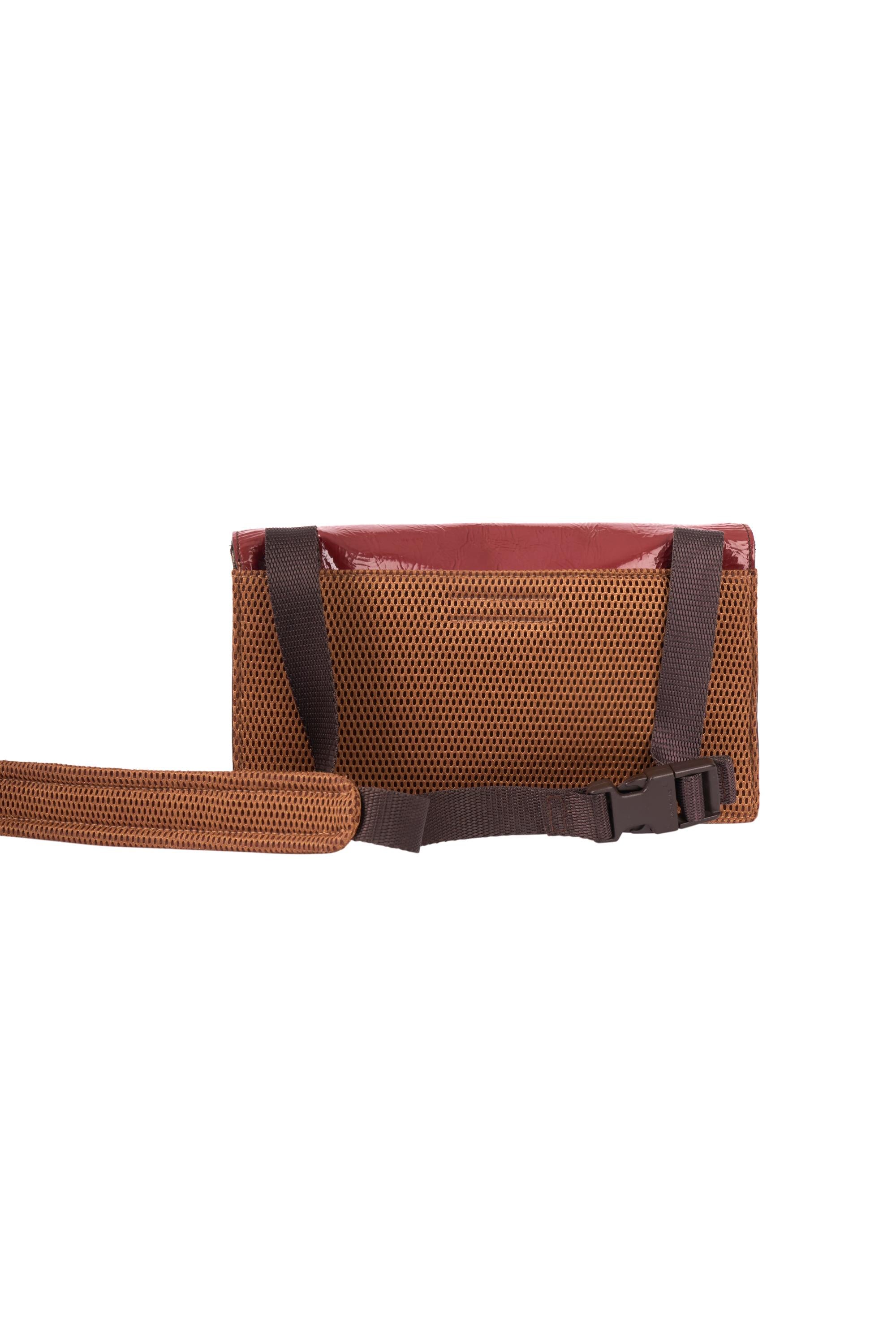 Miu Miu Vintage F/W 1999 Brown Patent Crossbody Bag For Sale 2