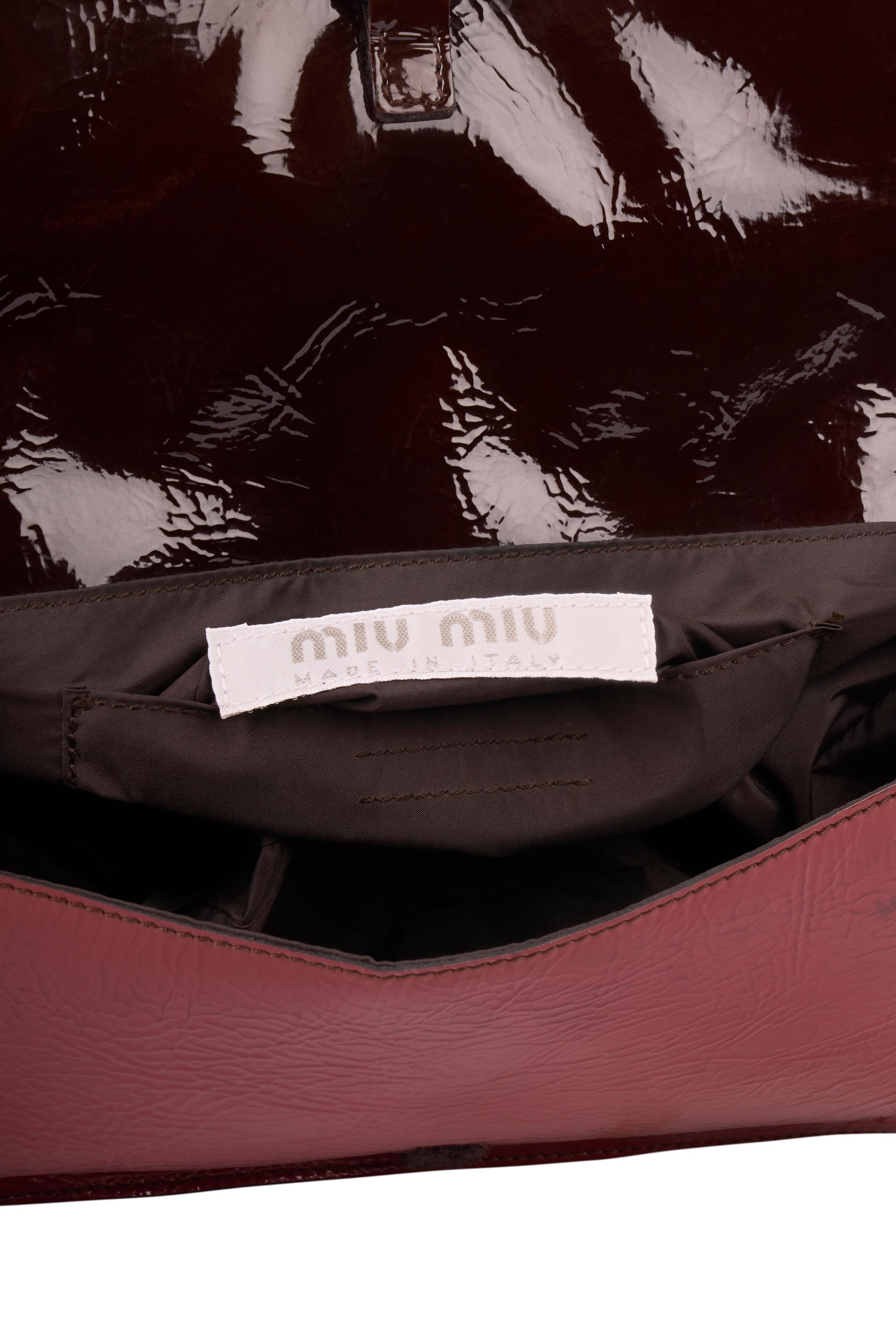 Miu Miu Vintage F/W 1999 Brown Patent Crossbody Bag For Sale 3