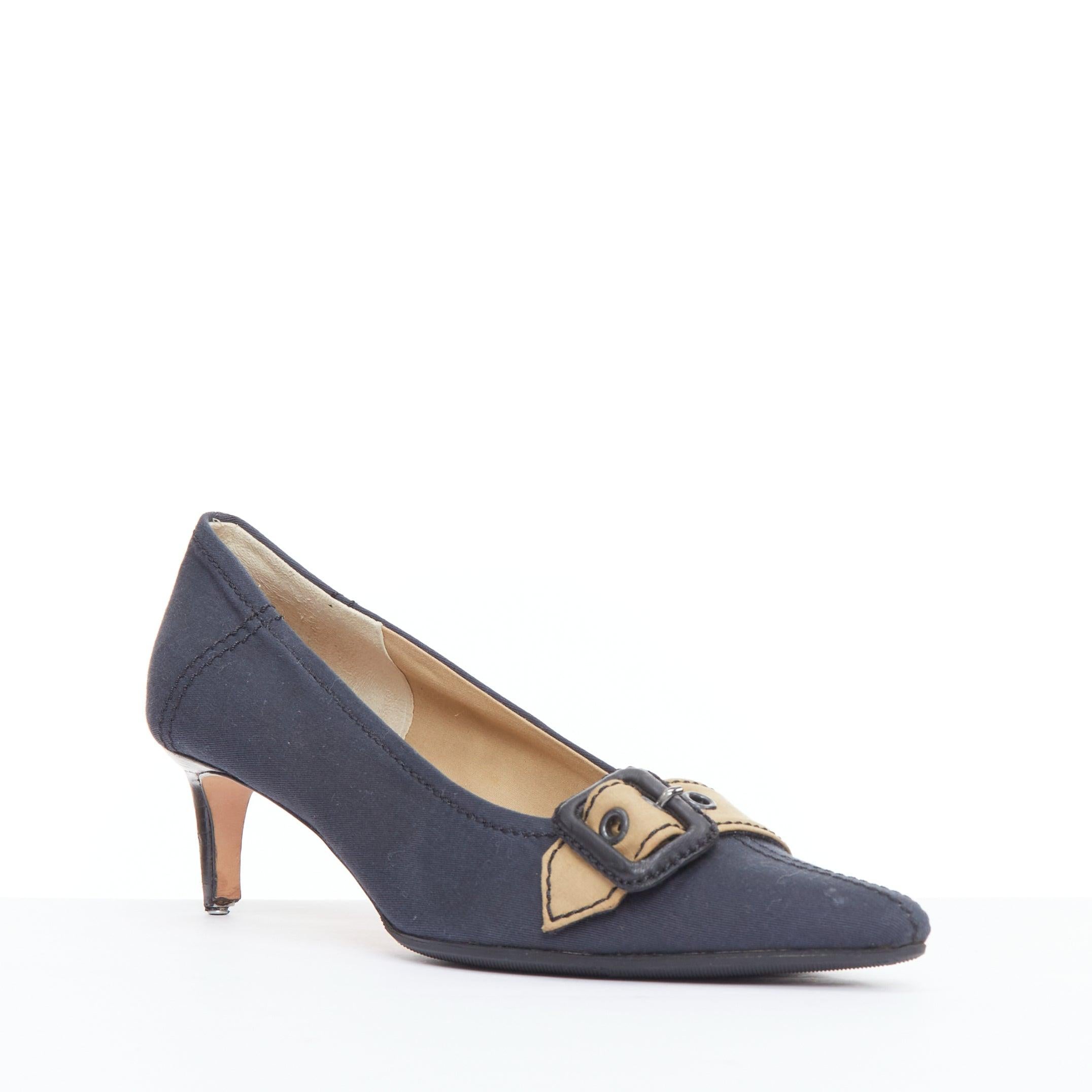 MIU MIU Vintage bleu marine, tissu nude, escarpins à boucle EU36.5
Référence : ANWU/A01328
Marque : Miu Miu
Designer : Miuccia Prada
Matériau : Tissu
Coloris : marine, kaki
Motif : Solide
Fermeture : Slip On
Doublure : Cuir nude
Détails