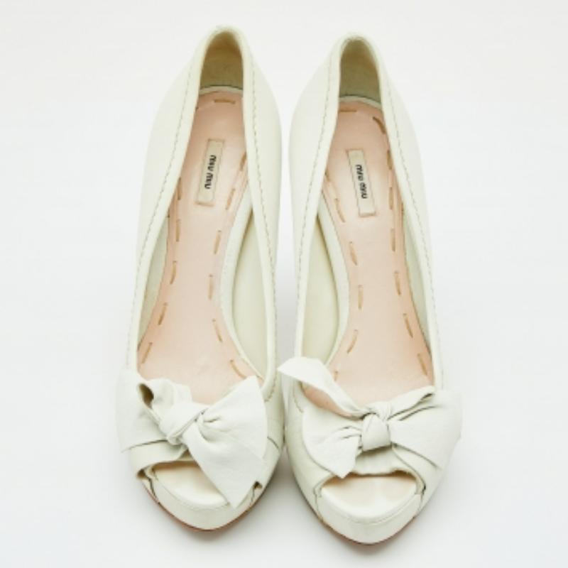 Miu Miu White Leather Bow Platform Pumps Size 37.5 For Sale 2