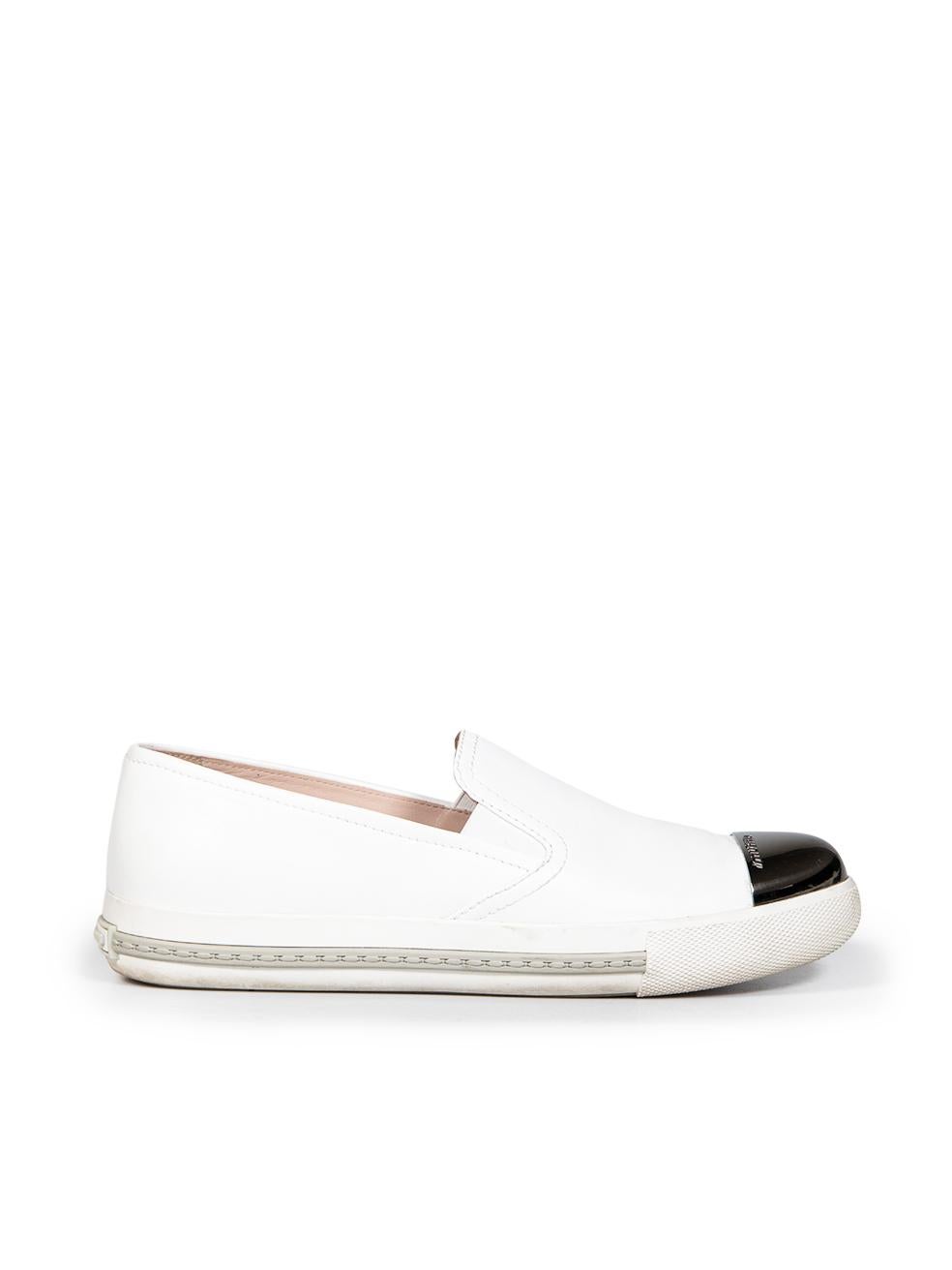 CONDITION is Good. Minor wear to the trainers is evident. General creasing to the leather across the vamp on both shoes and below the top line of the right shoe. Abrasion to the outer side of the left shoe. Discolouration to the rim of the outsoles