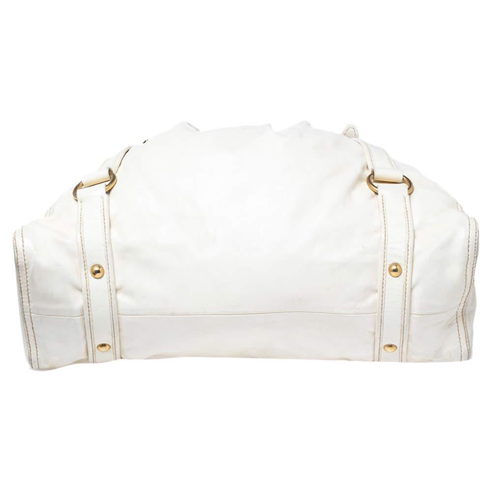 Miu Miu Große Einkaufstasche aus weißem Leder (Weiß) im Angebot