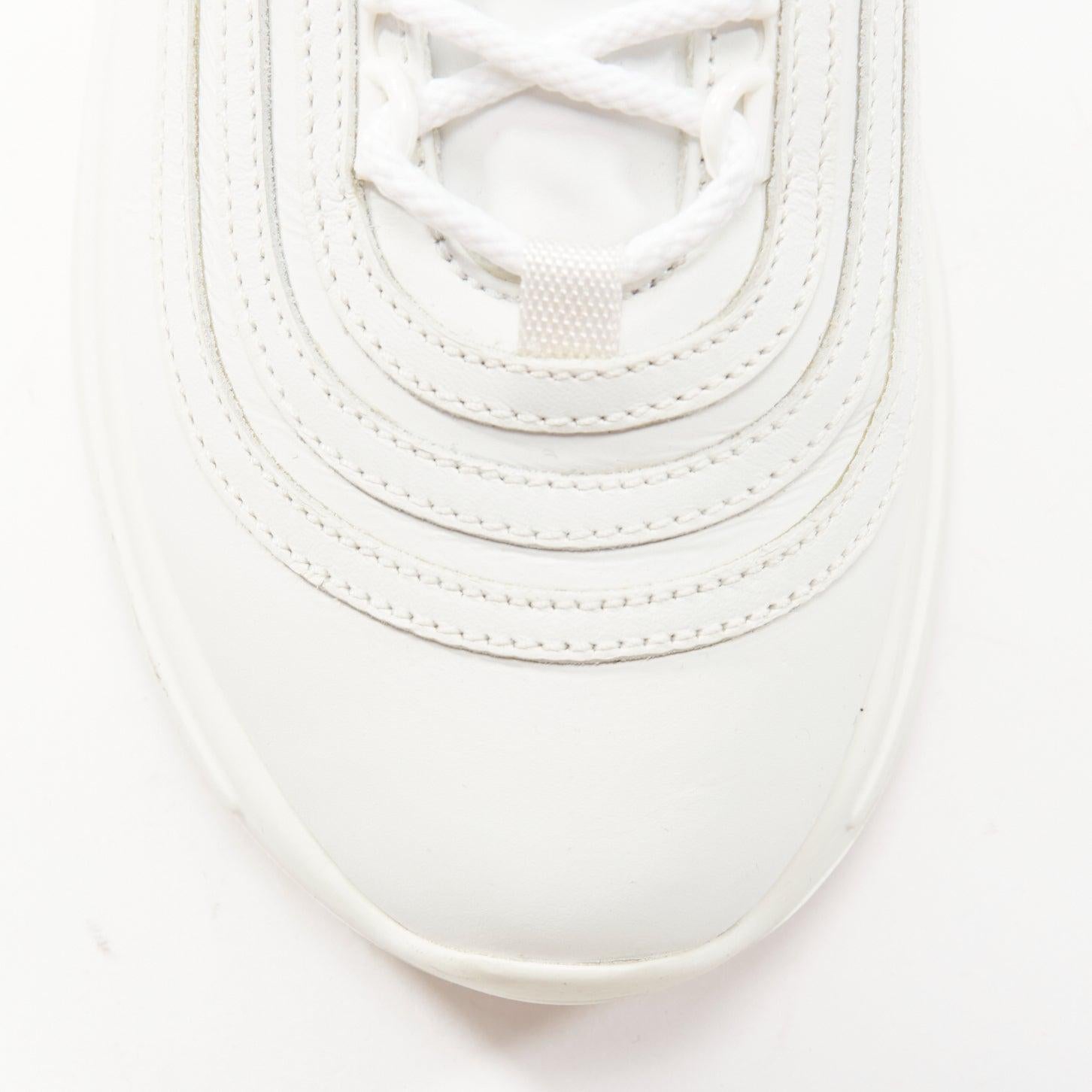 Baskets épaisses MIU en cuir blanc avec logo clair tongue clair et talons en cristal EU38 en vente 2