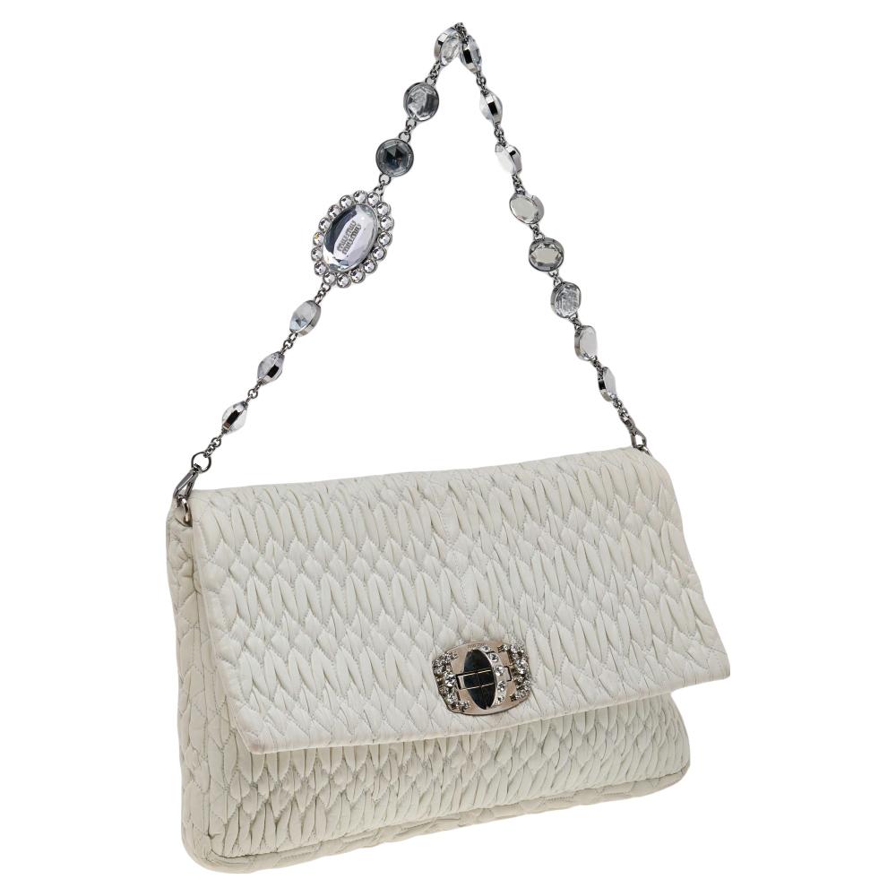Miu Miu White Matelassé Leather Crystal Embellished Shoulder Bag In Good Condition In Dubai, Al Qouz 2
