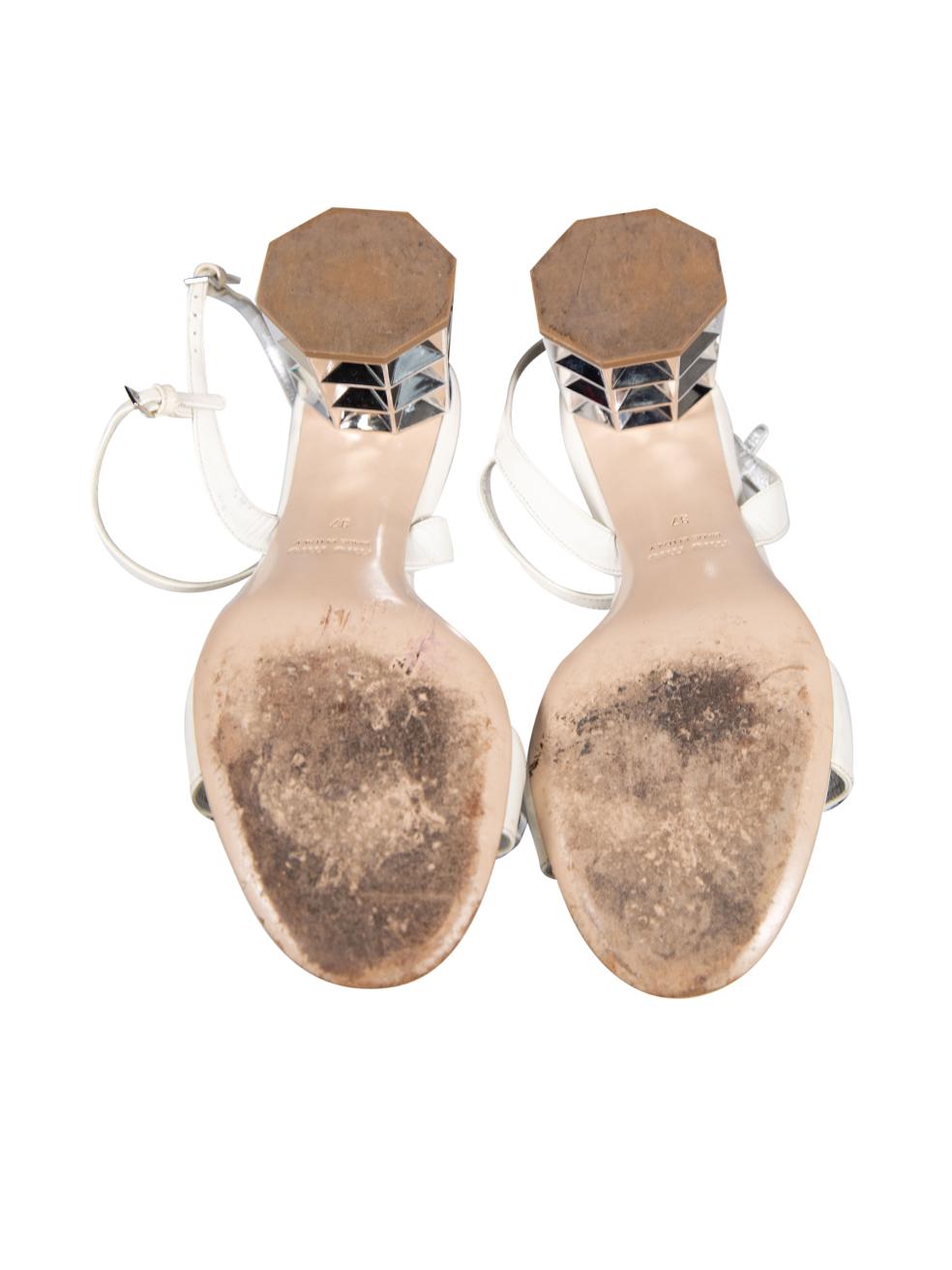 Miu Weiße Sandalen aus Lackleder mit Kristallverzierung Größe IT 37 Damen im Angebot