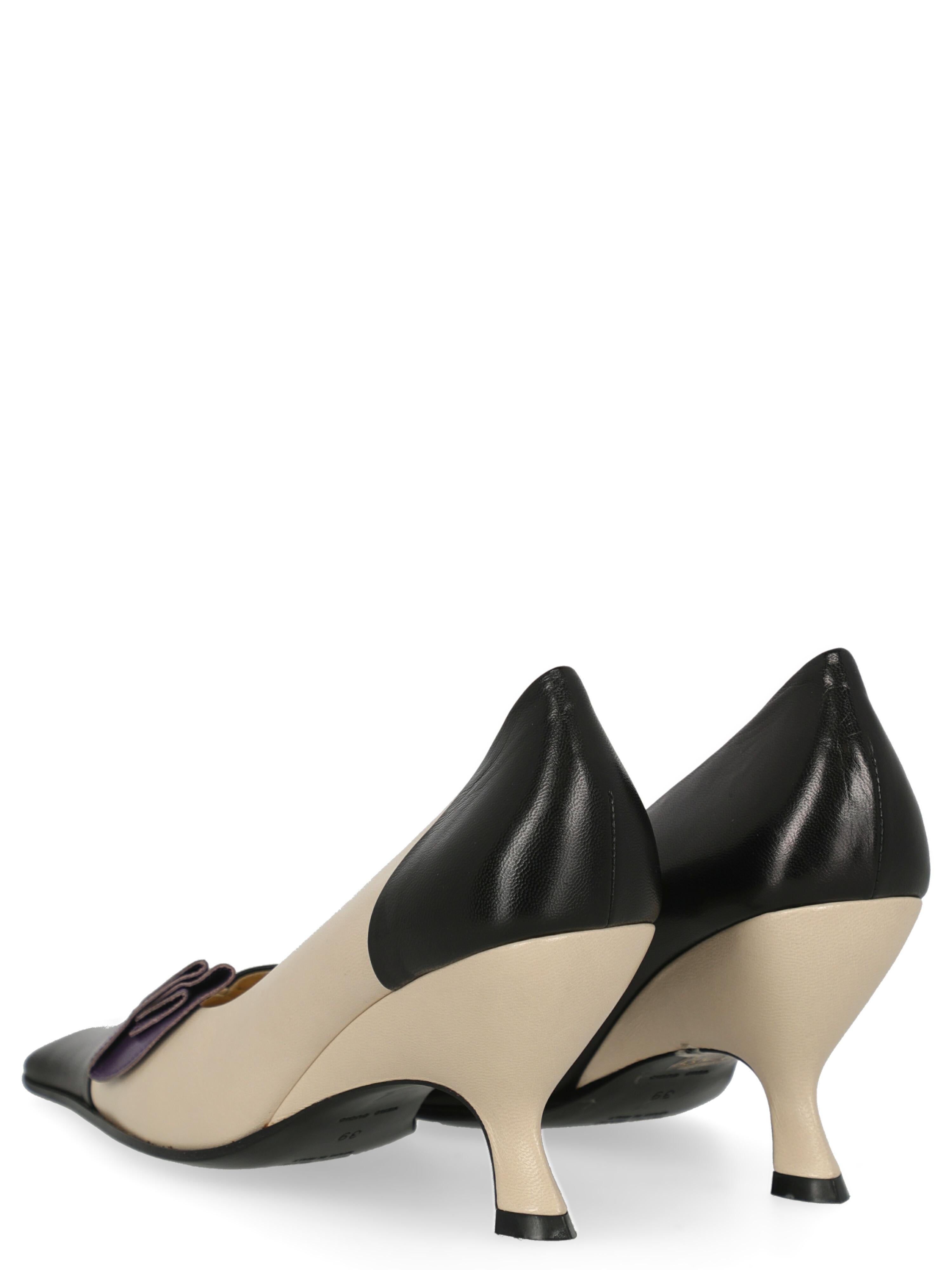 Beige Miu Miu Women  Pumps Black Leather IT 39 For Sale