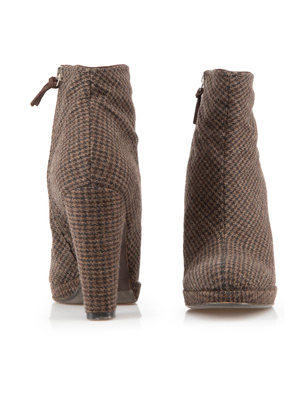 Miu Miu Women's Brown Tweed Houndstooth Ankle Boots In Good Condition For Sale In London, GB